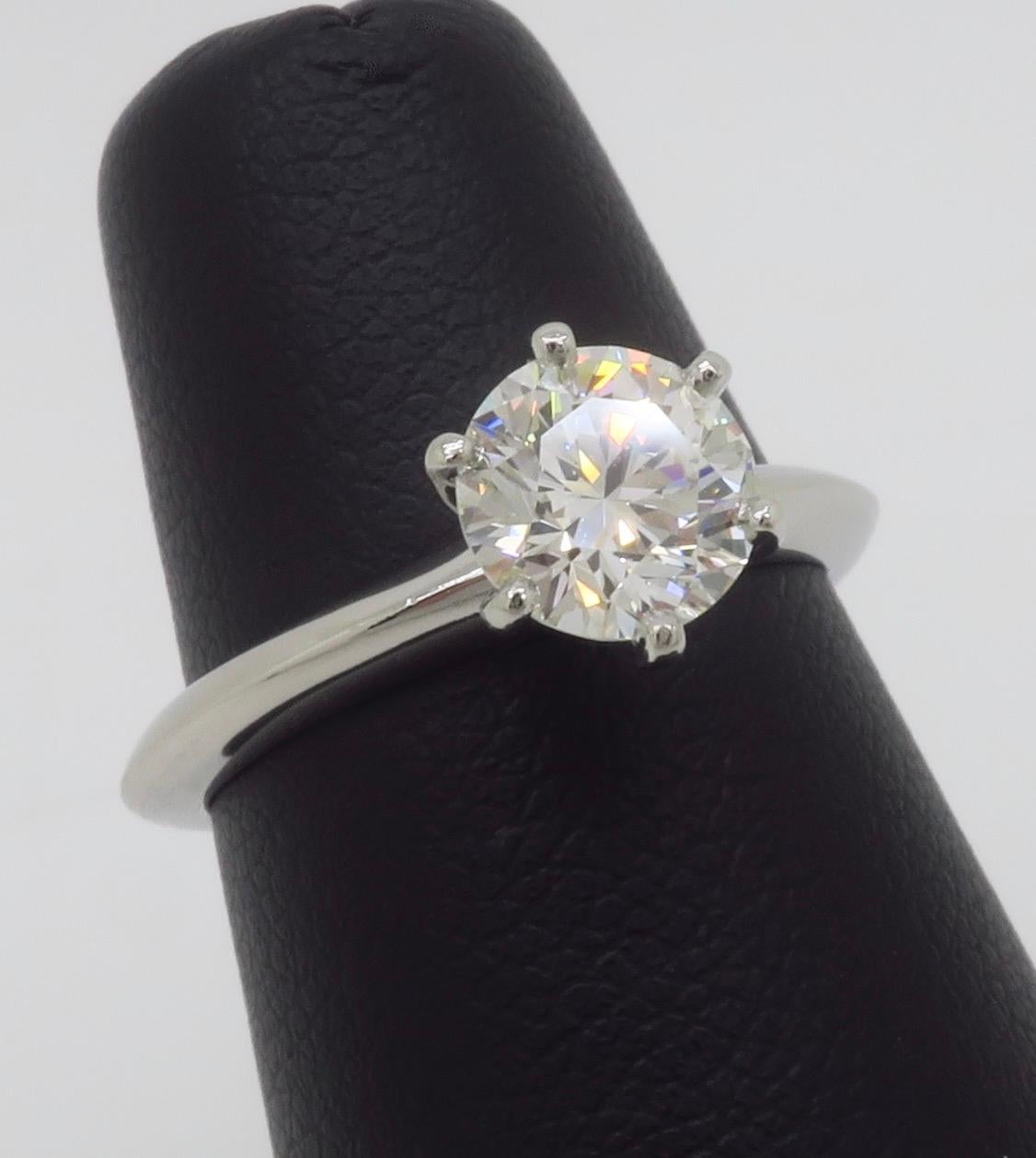 Classic Tiffany & Co. Diamond Solitaire Engagement Ring in Platinum For Sale 3