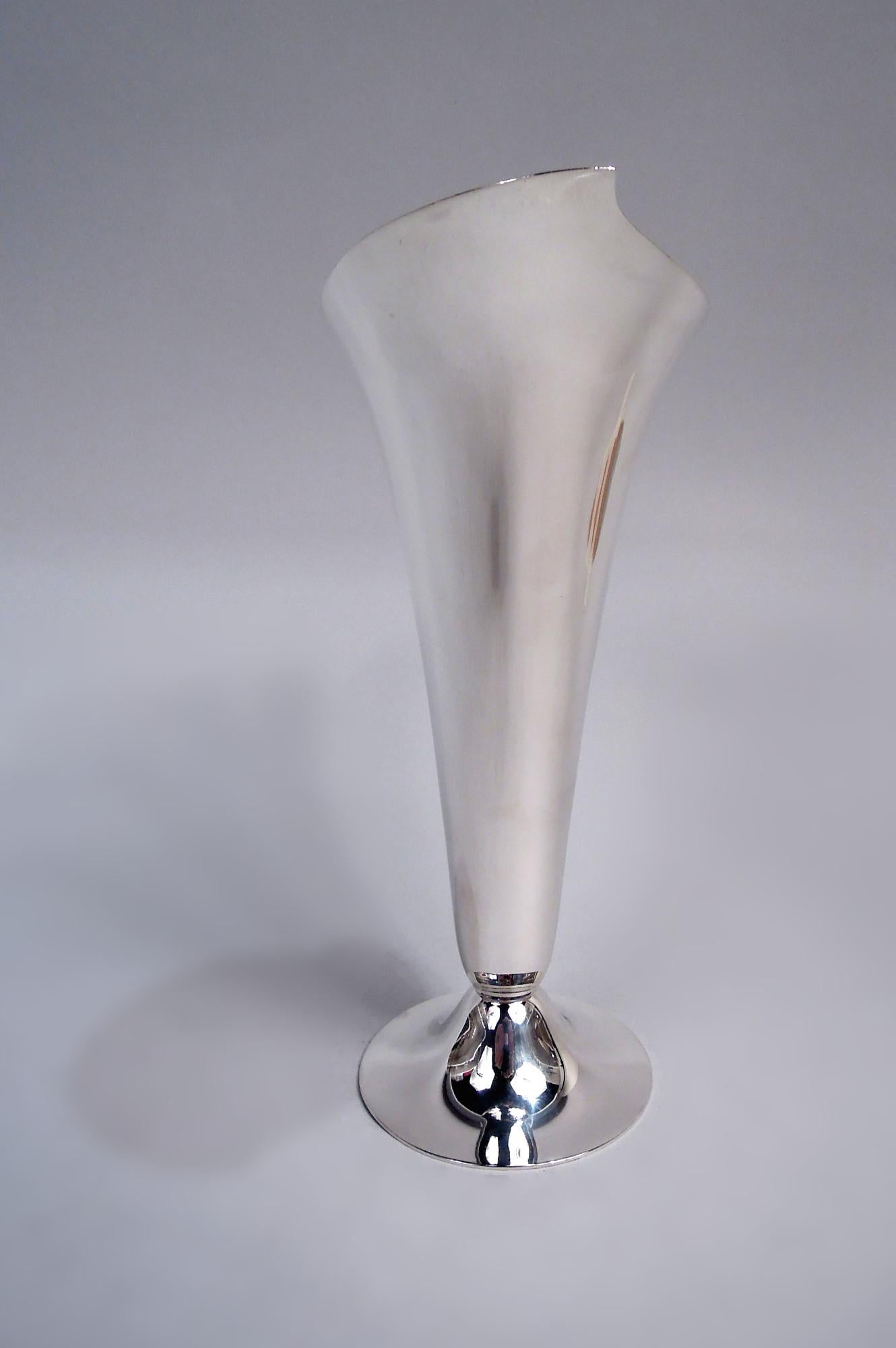 Mid-Century Modern Classic Tiffany Midcentury Modern Abstract Calla Lily Vase For Sale