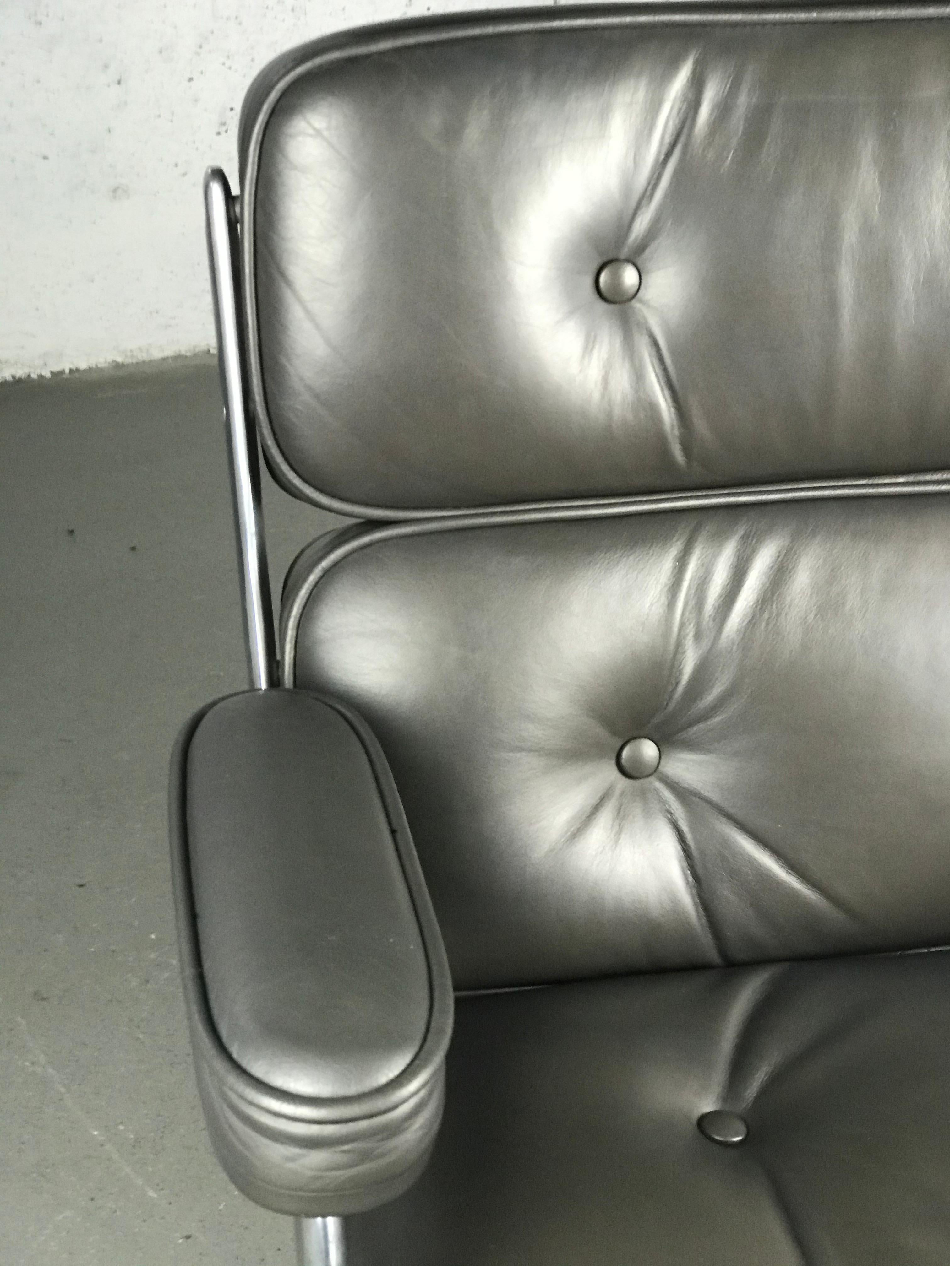 Klassischer Time Life Lounge Chair von Charles und Ray Eames für Herman Miller 9