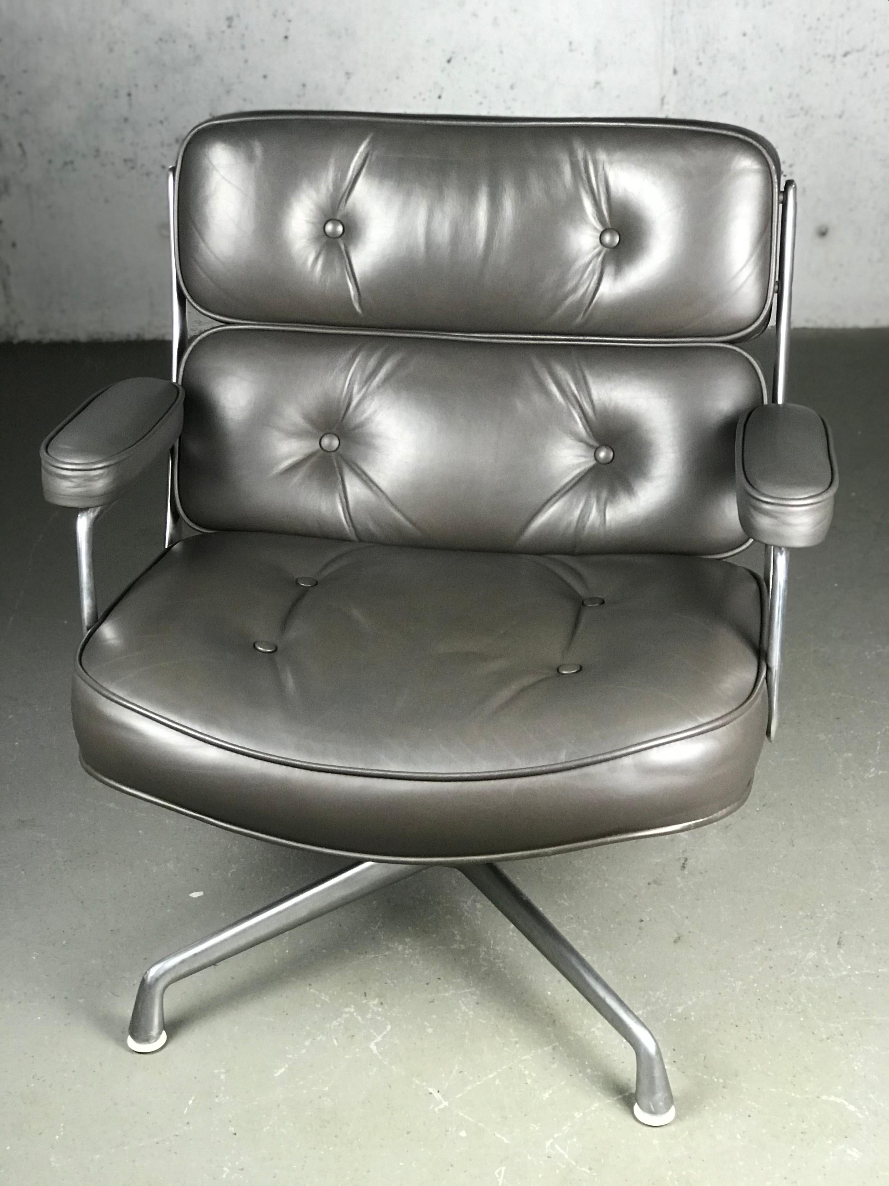 Klassischer Time Life Lounge Chair von Charles und Ray Eames für Herman Miller 11