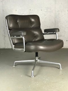 Classic Time Life Lounge Chair de Charles et Ray Eames pour Herman Miller