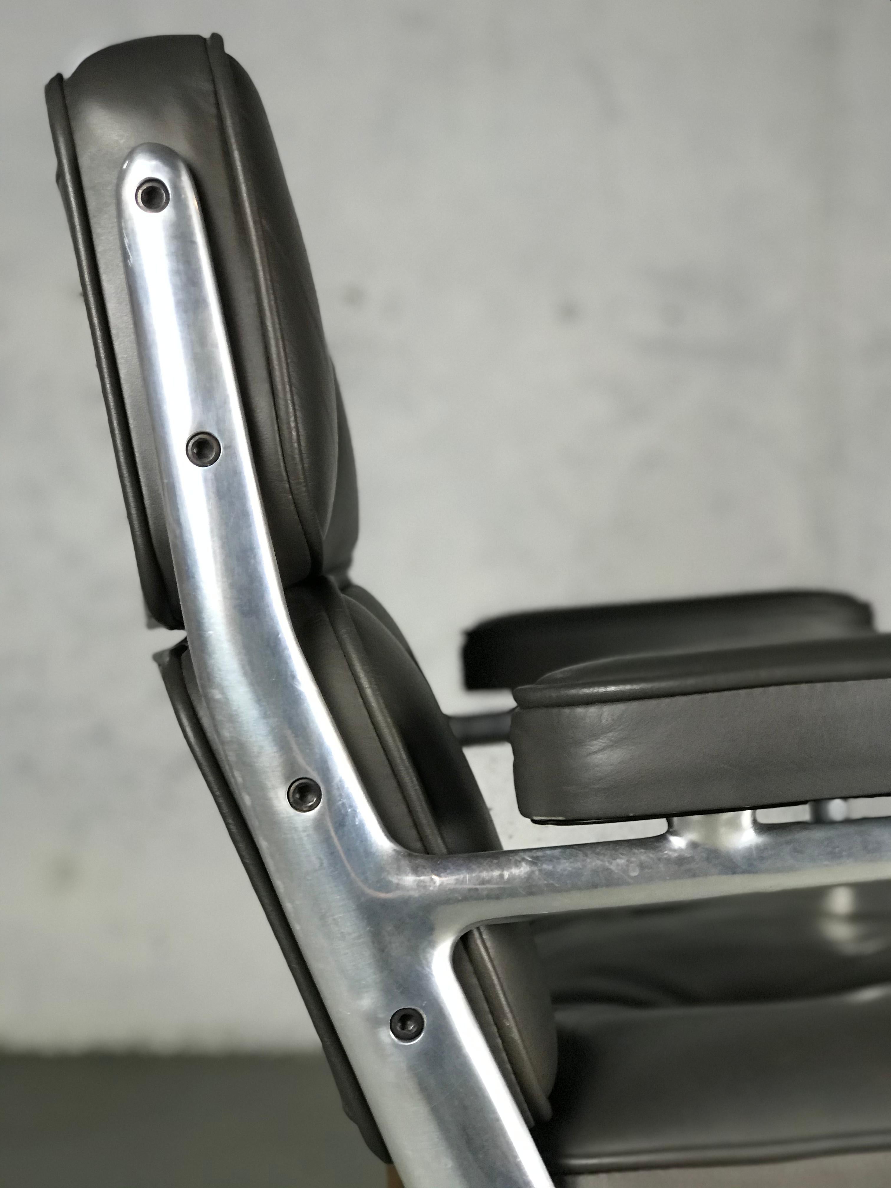 Klassischer Time Life Lounge Chair von Charles und Ray Eames für Herman Miller (Aluminium)