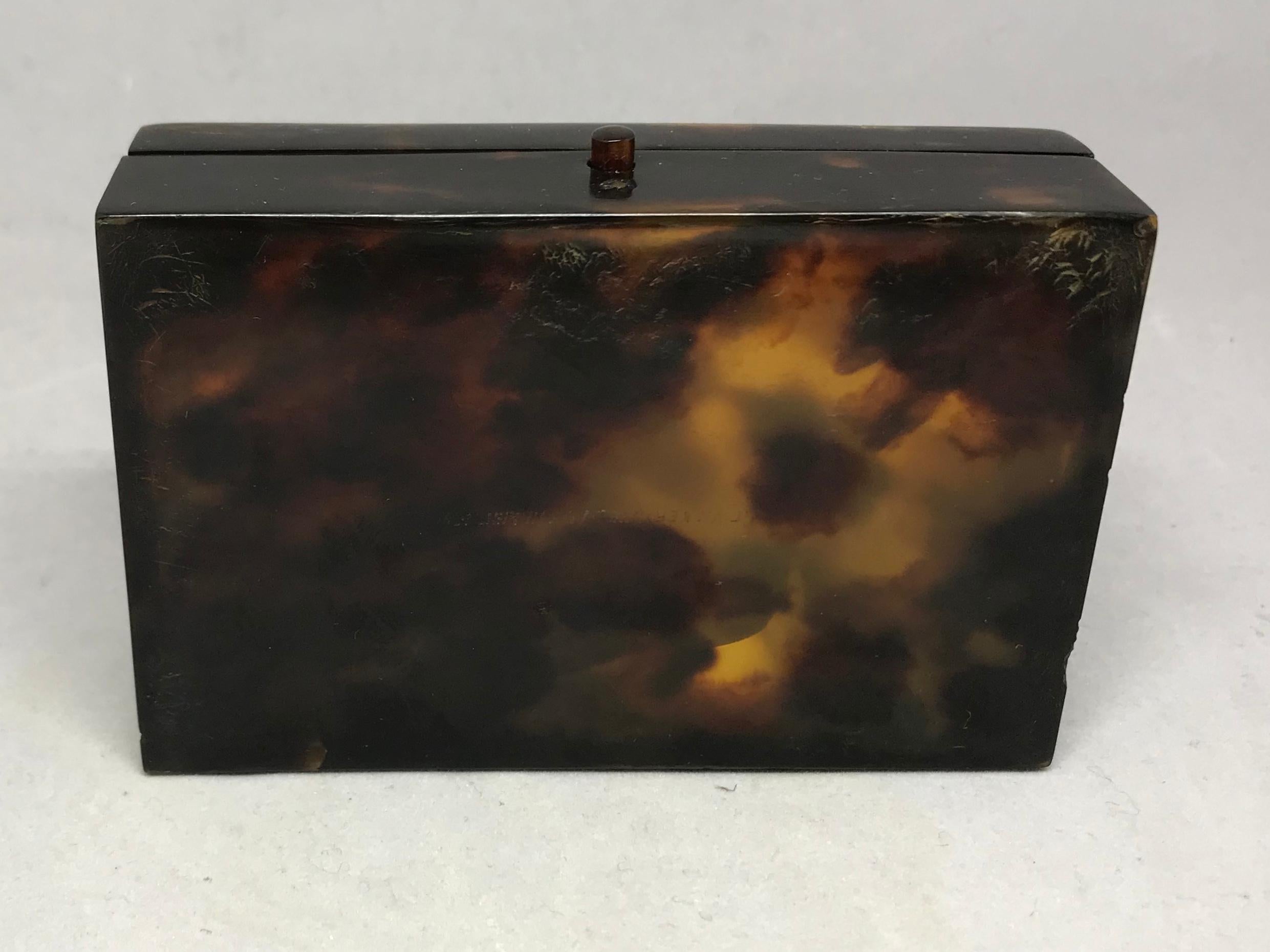 Classic Tortoiseshell Box In Excellent Condition In New York, NY