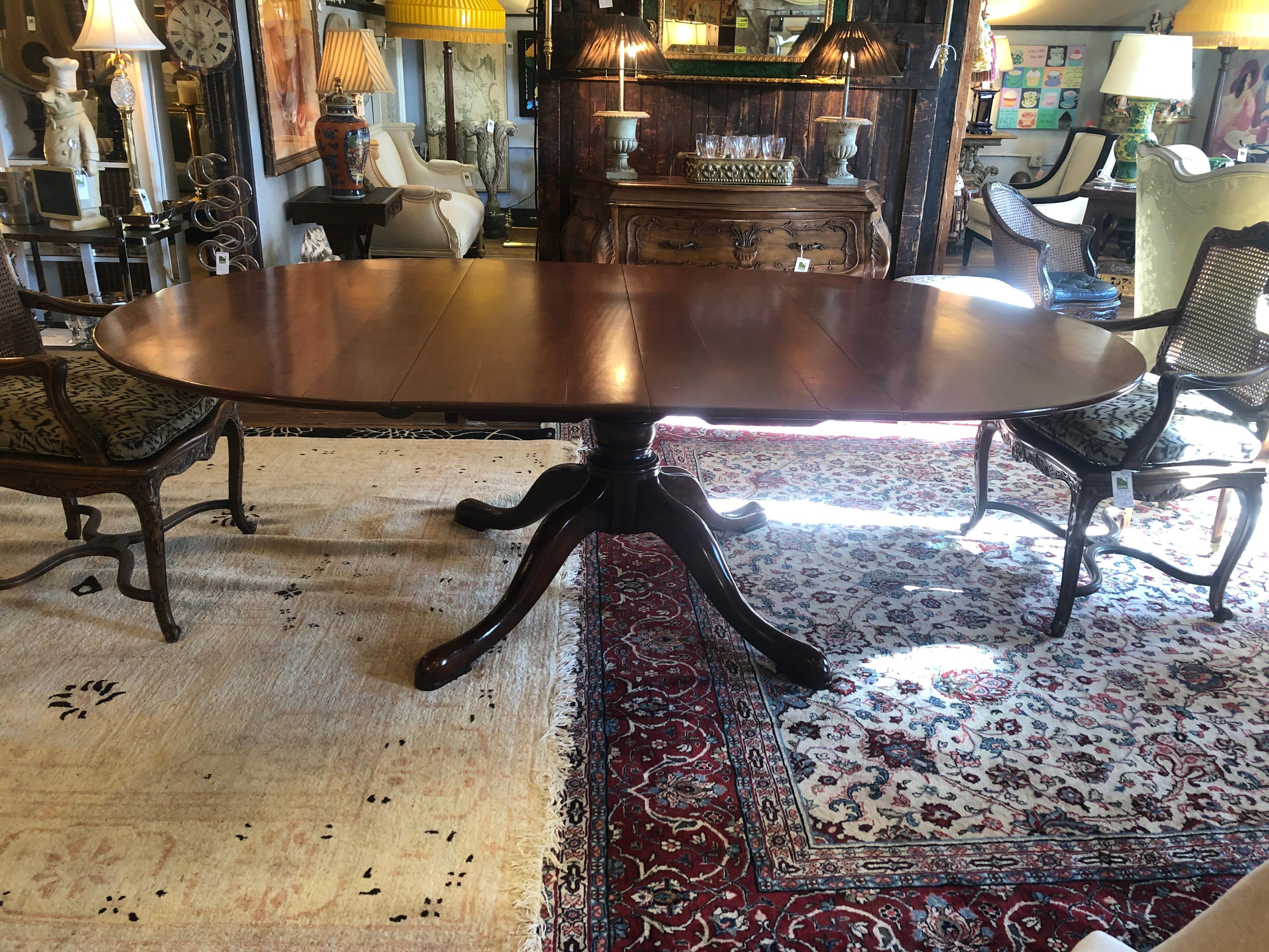 Classic Traditional Round Cherry Dining Table Extending to Large Oval 1