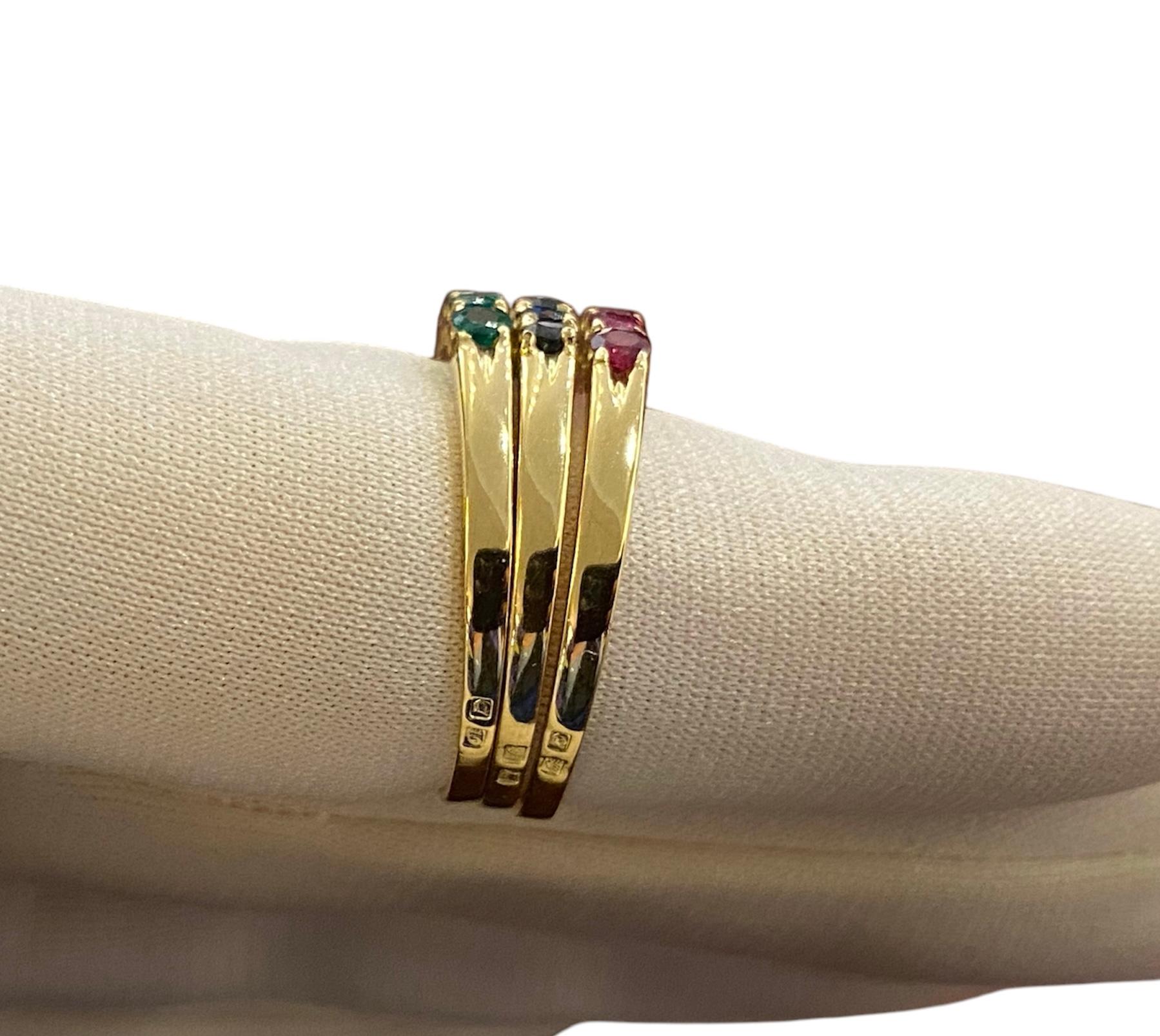 Classic Triple Gold Ring, Rubies, Emeralds and Sapphires In Good Condition For Sale In Lisboa, PT