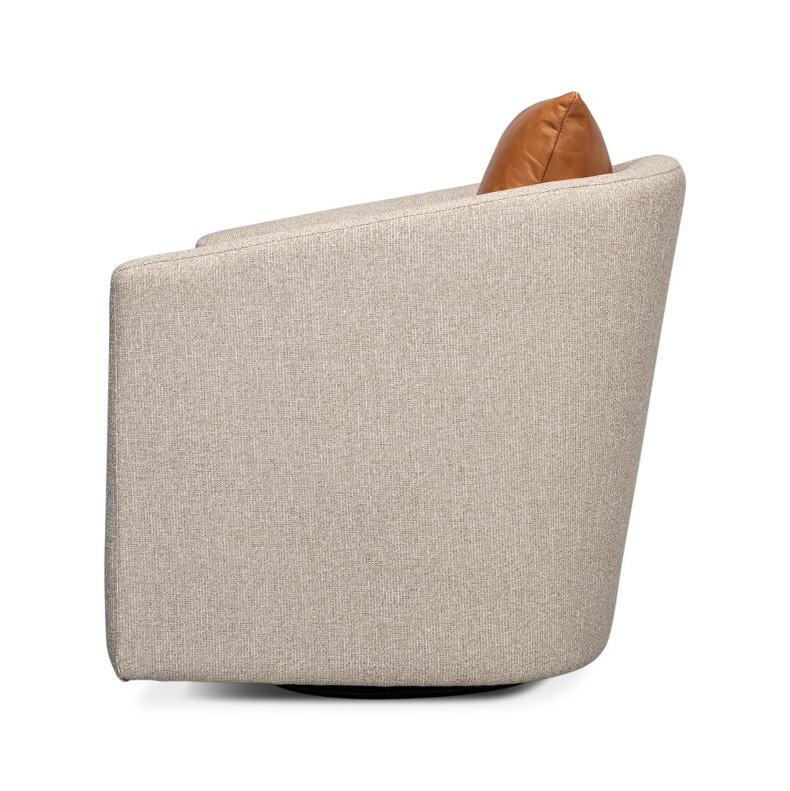 Asiatique Chaise pivotante Classic Tub en vente