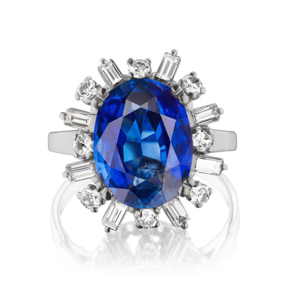 Classic Unheated Sapphire and Diamond Ring In Excellent Condition For Sale In Dania Beach, FL
