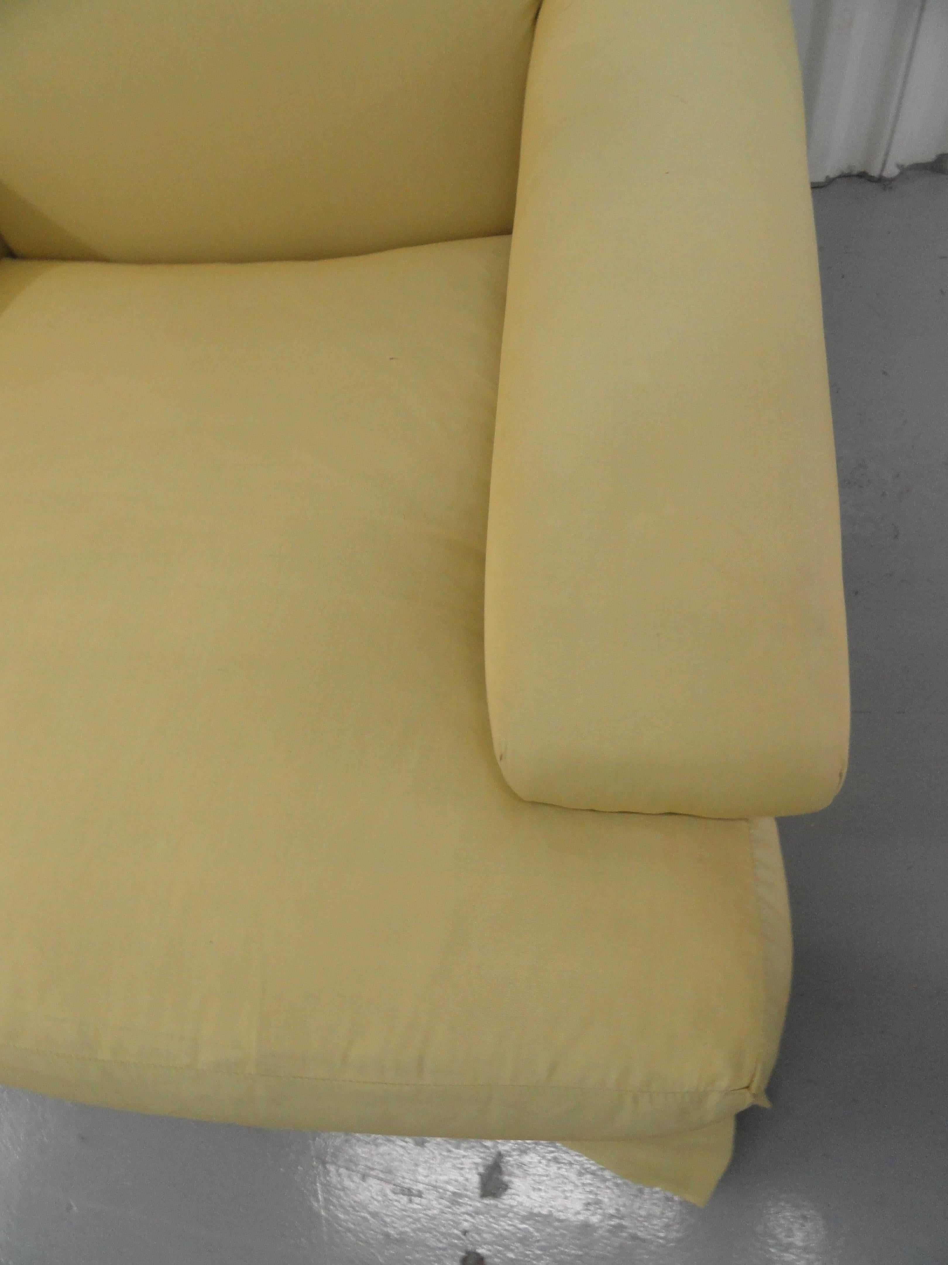 Classic Upholstered Club Chair In Good Condition For Sale In West Palm Beach, FL