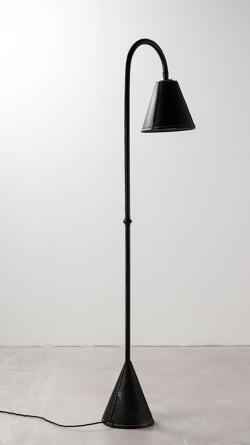 Classic Valenti Black Leather Floor Lamp Spanish 1960s with Stitching Detail In Good Condition In London, Charterhouse Square