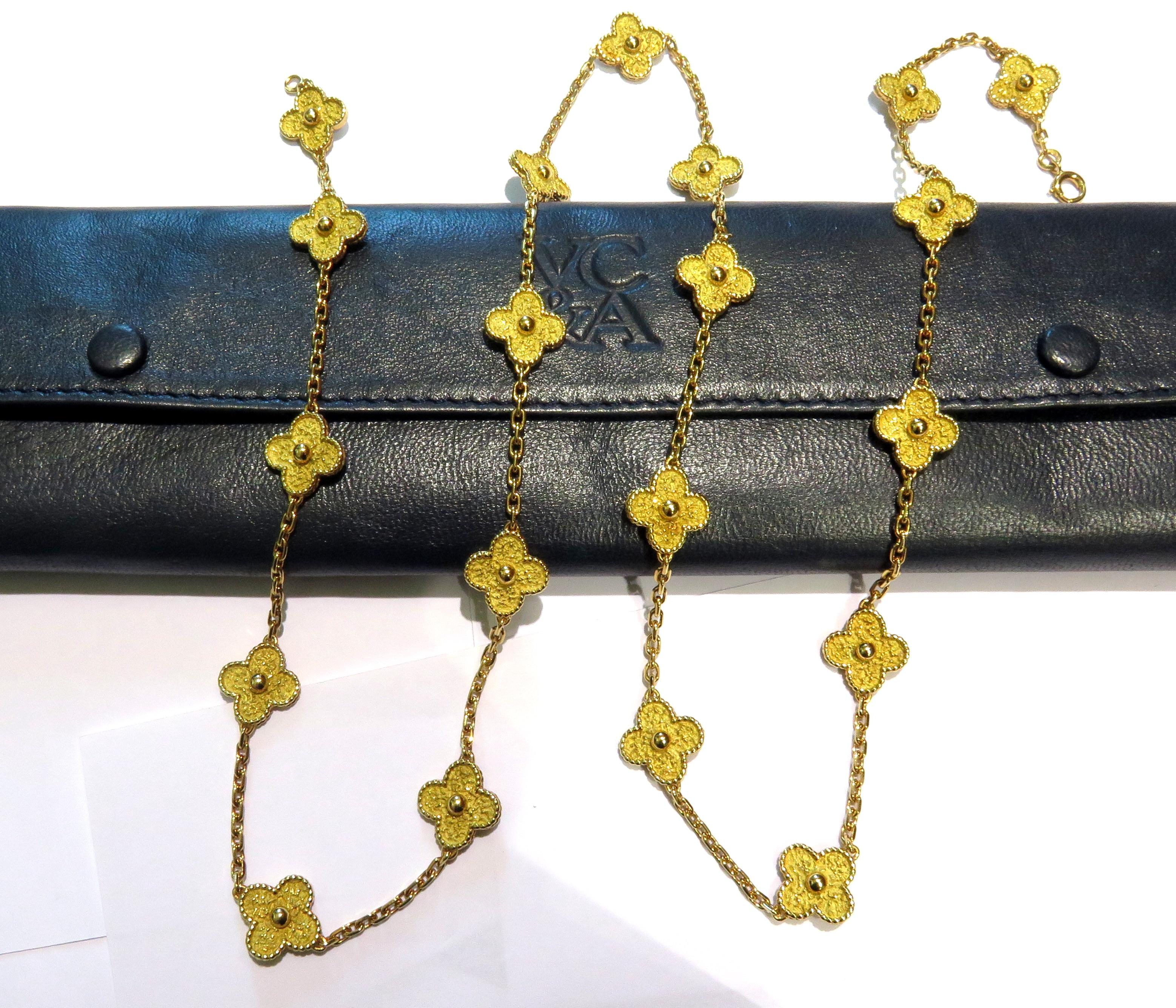 Classic Van Cleef & Arpels Vintage Alhambra 20 Motif Necklace in Original Pouch In Excellent Condition In Palm Beach, FL