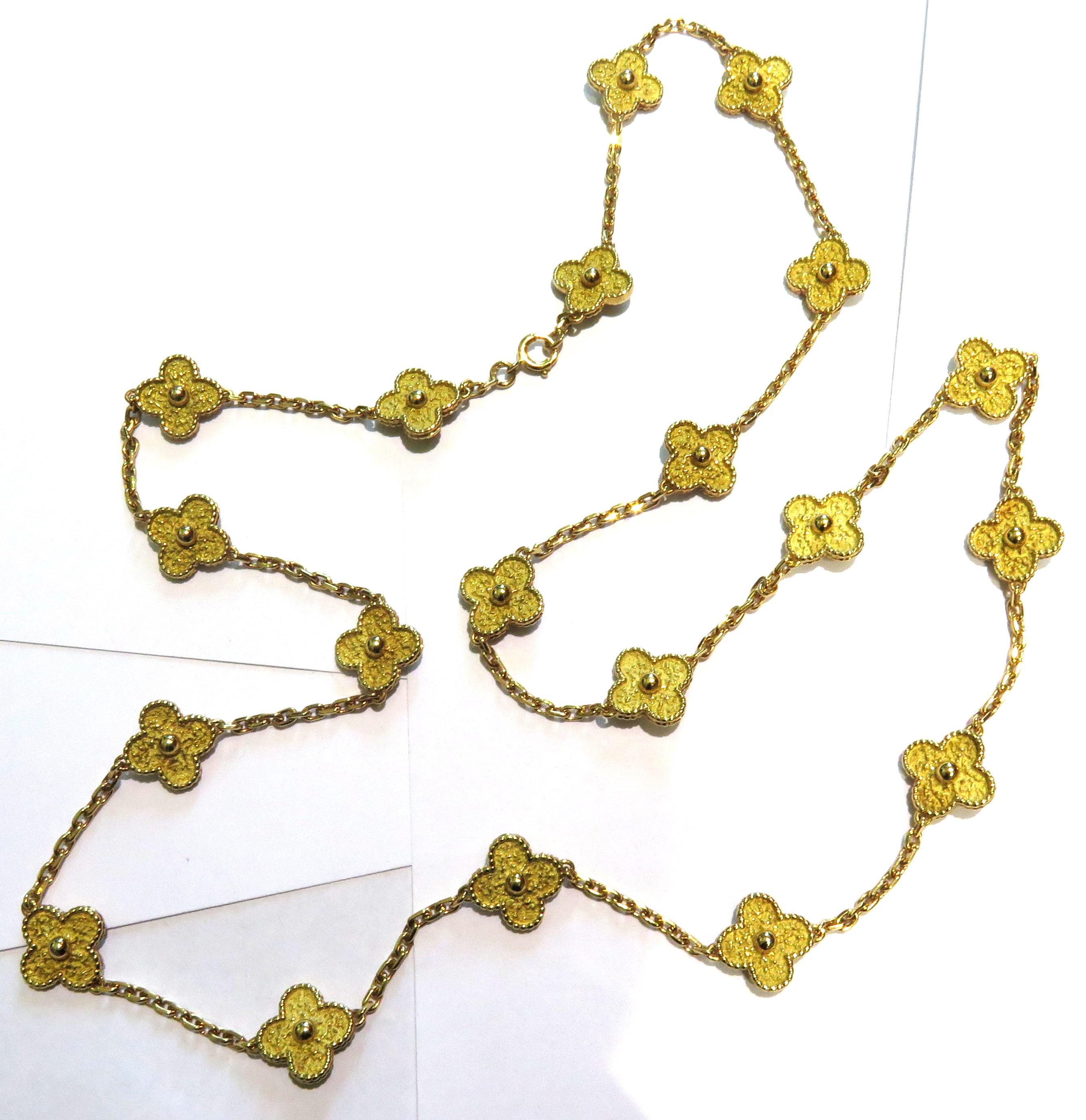 Classic Van Cleef & Arpels Vintage Alhambra 20 Motif Necklace in Original Pouch 2