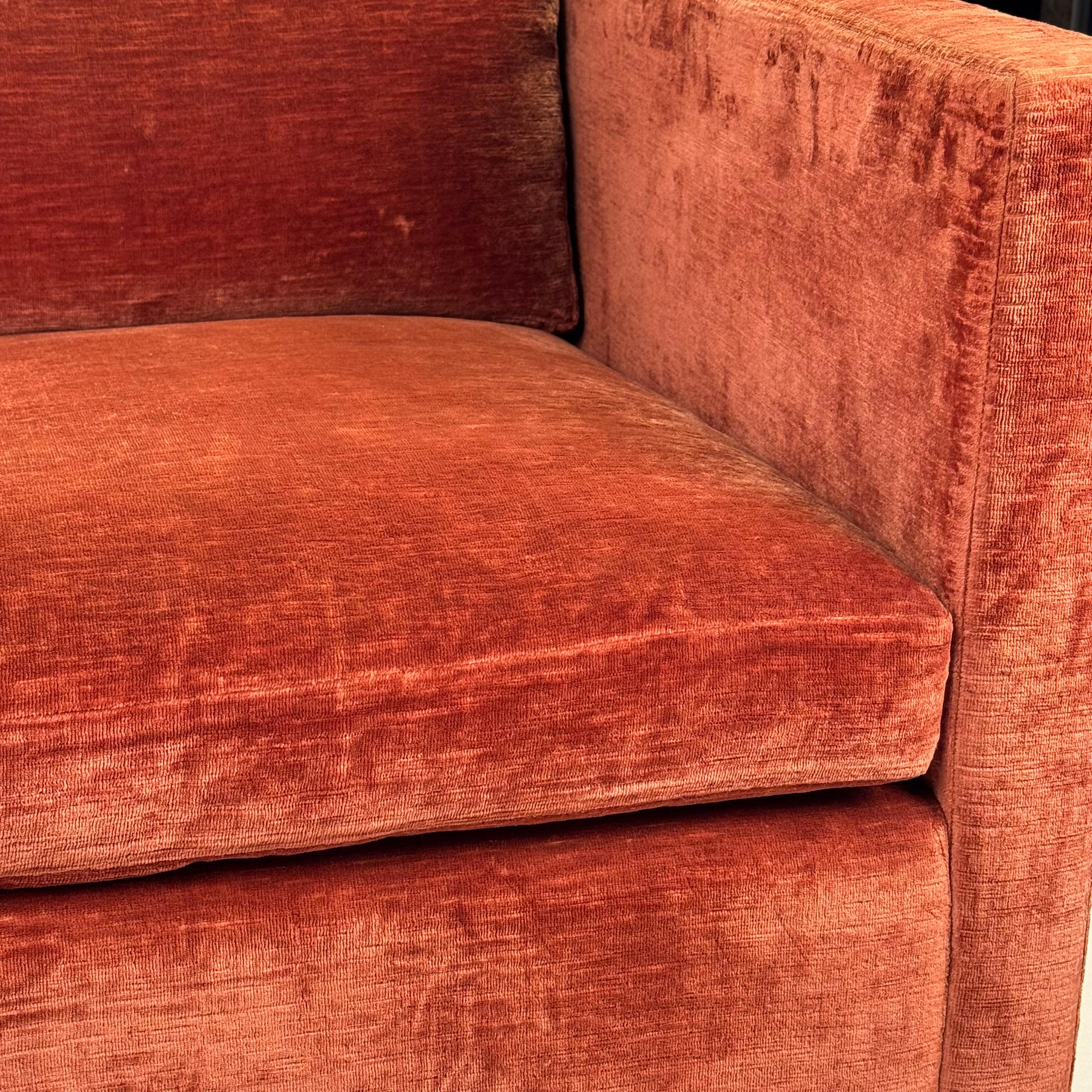 Classic Velvet Upholstered Club Chair par Charles Pfister pour Knoll en vente 2