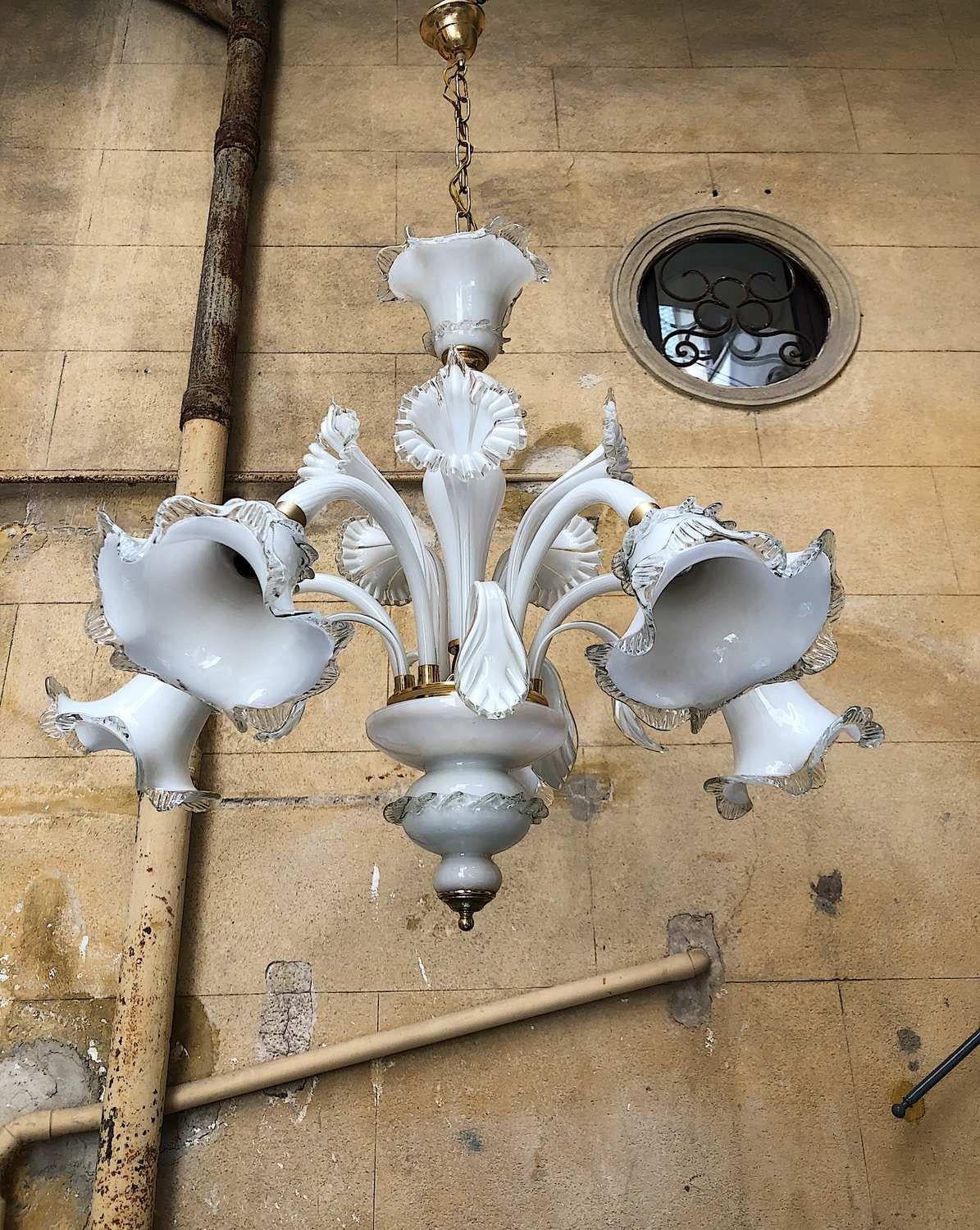 Classic Venetian Chandelier, Murano, 1980s In Good Condition For Sale In Palermo, PA