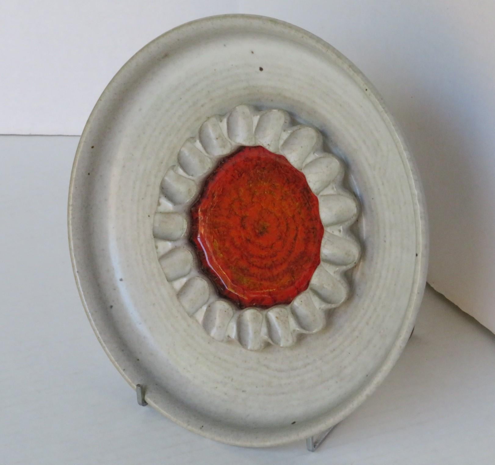 Américain Cendrier classique victorien Littlejohn en poterie du milieu du siècle dernier, moulé à la main en vente