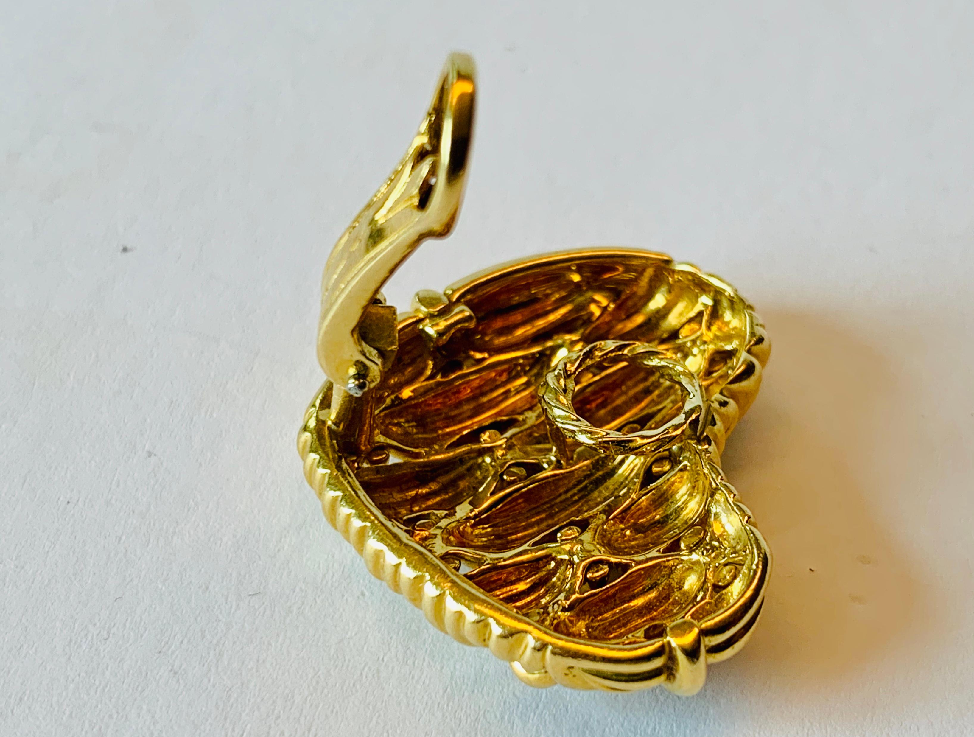 Boucles d'oreilles Classic Vintage en or jaune 18 carats en forme de coeur Bon état - En vente à Zurich, Zollstrasse