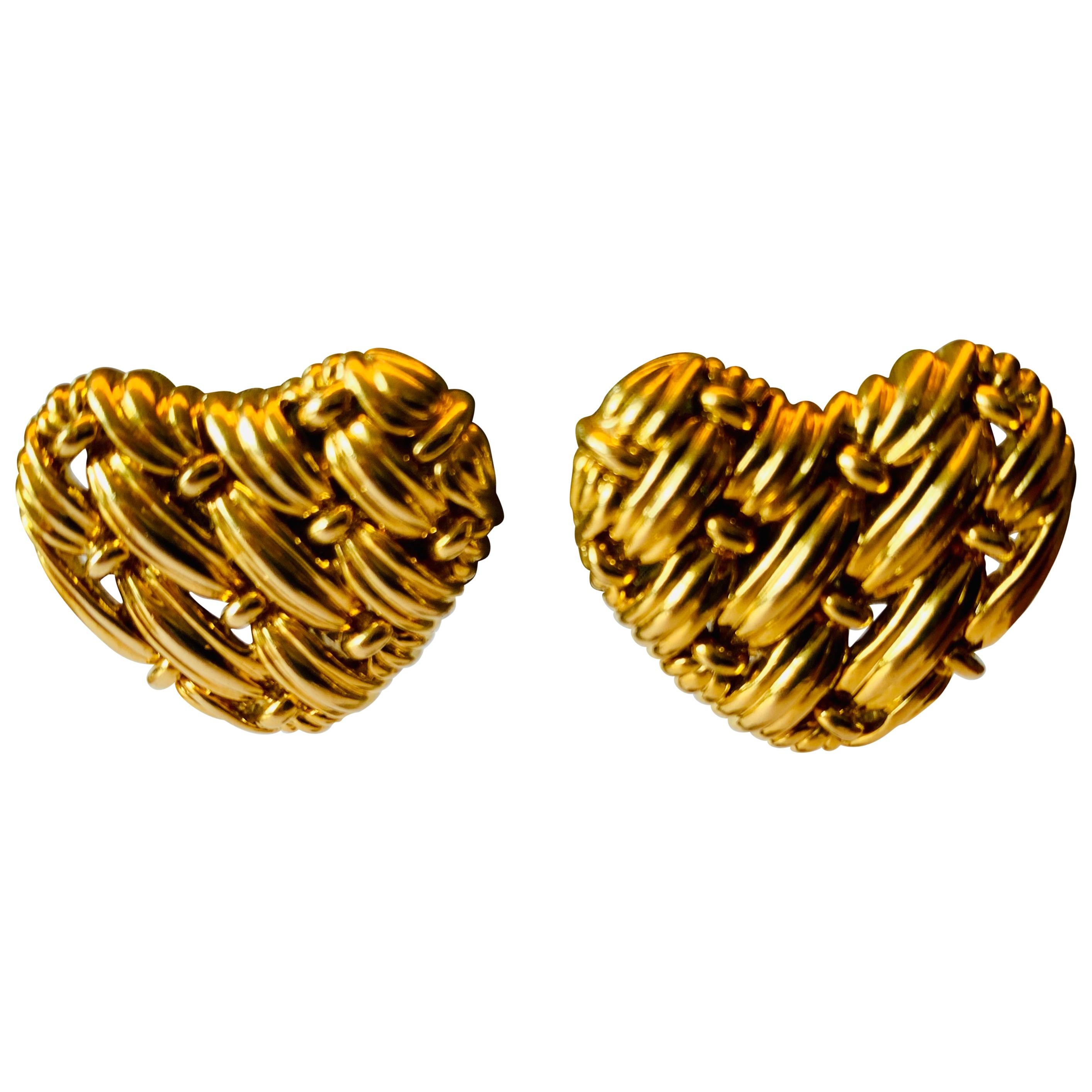 Classic Vintage 18 Karat Yellow Gold Heart Shape Earclips For Sale