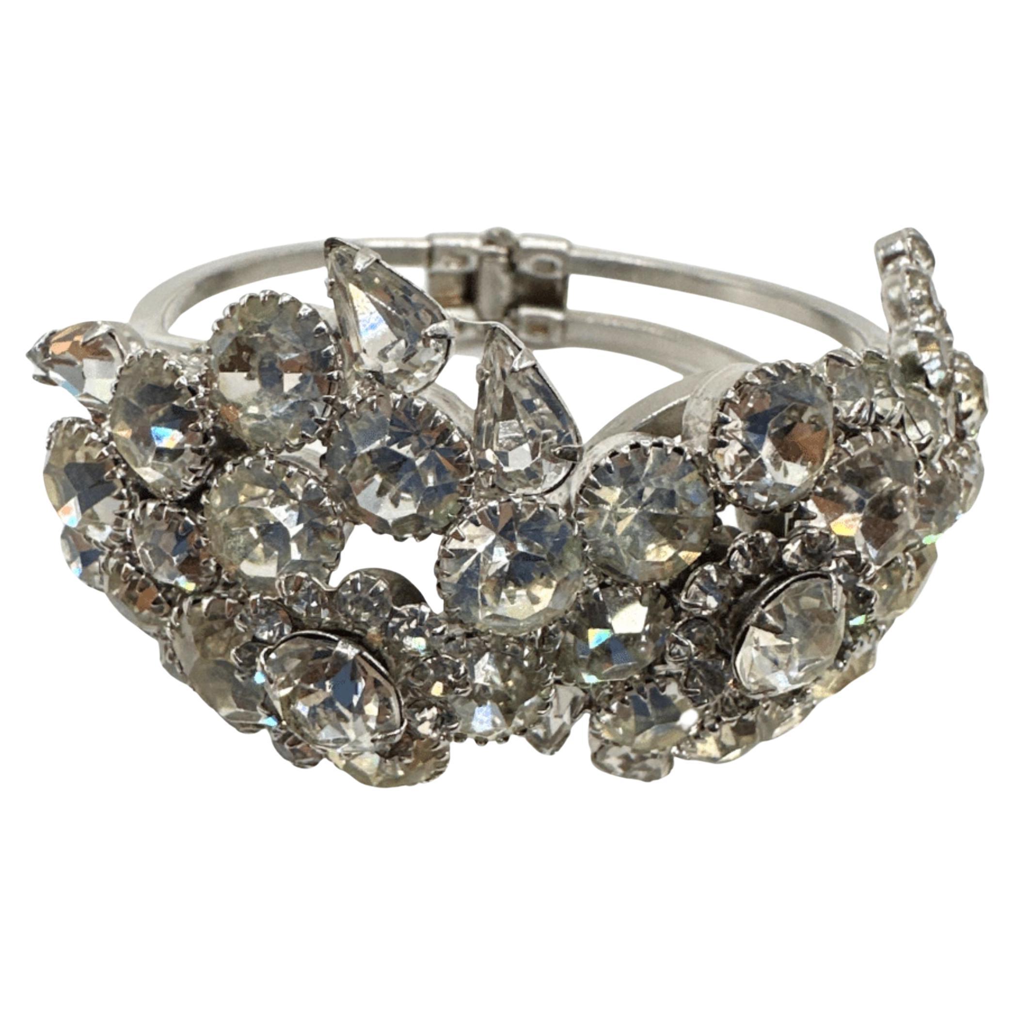 Bracelet classique vintage en strass clair avec design multiformes en vente