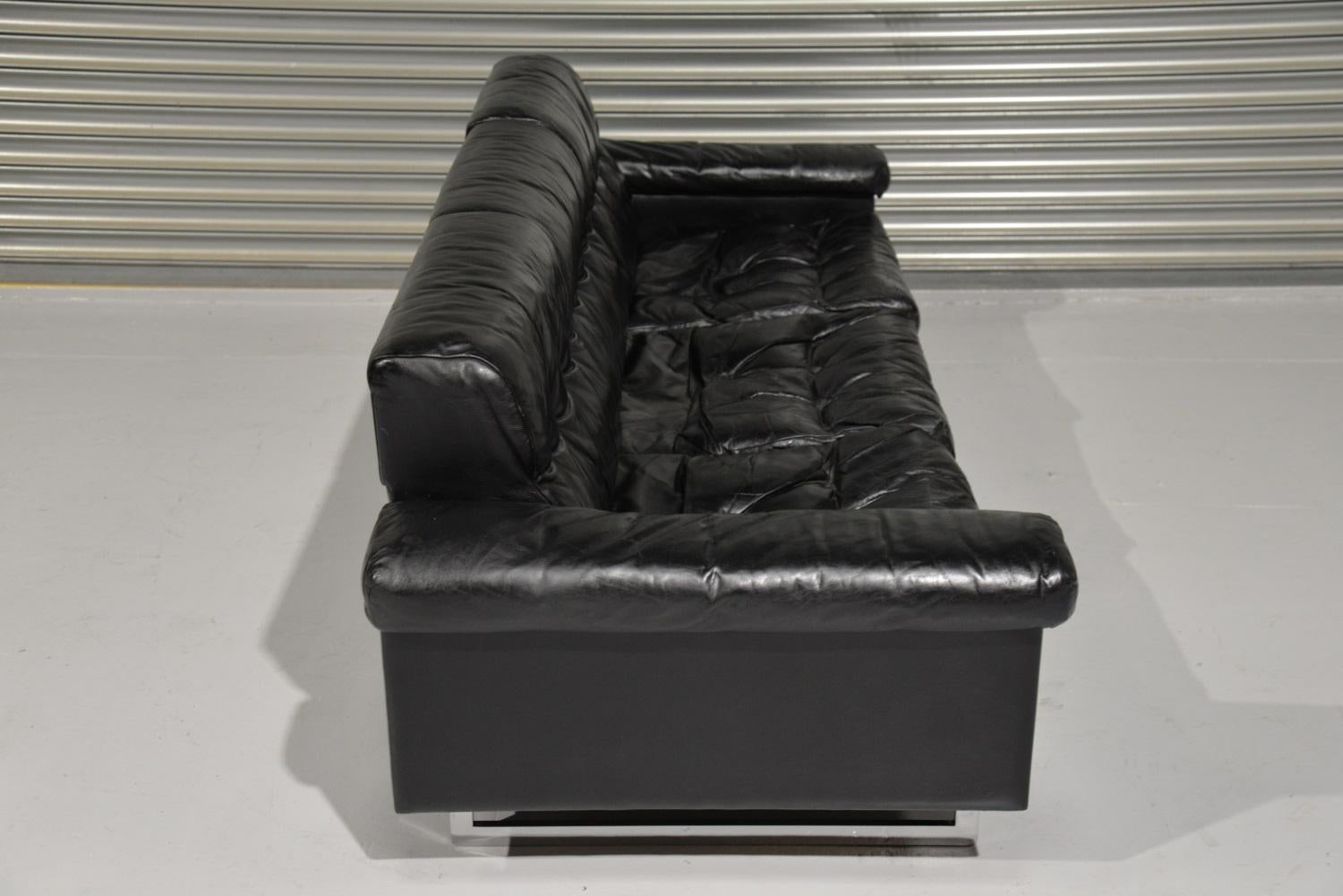 Classic Vintage De Sede 3 Seat Leather Sofa, Switzerland 1970s For Sale 2