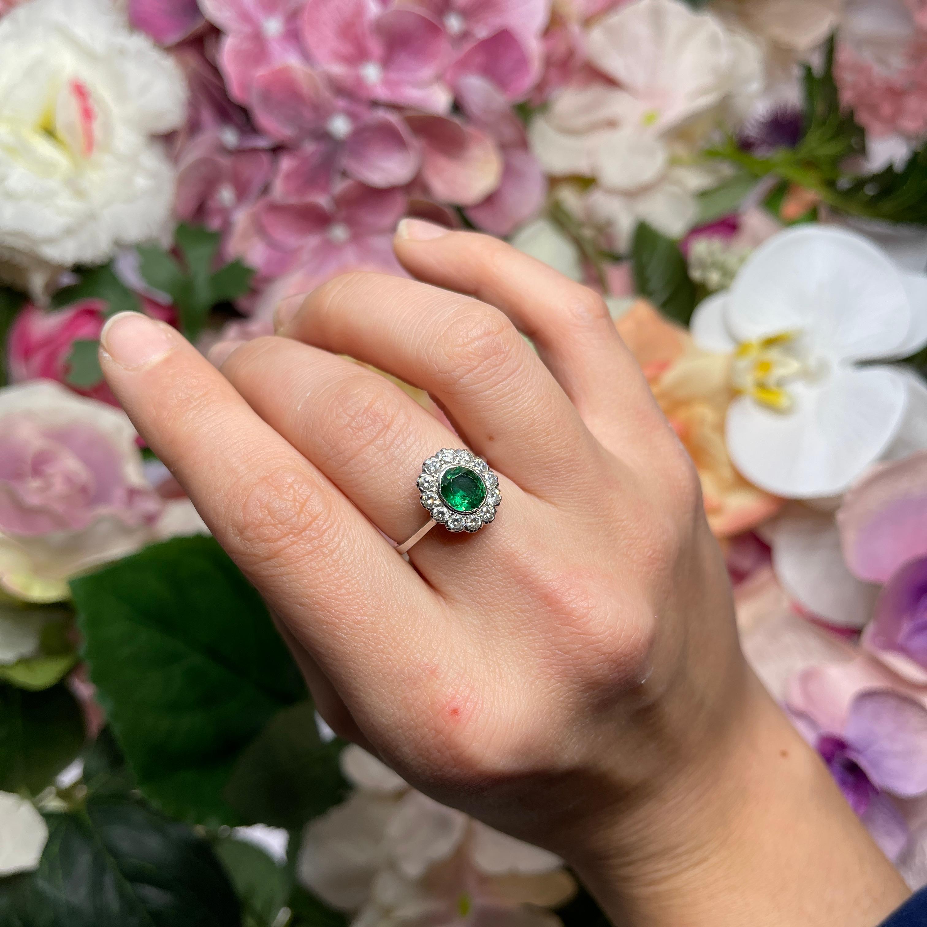 Classic Vintage Halo Ring Oval Emerald 0.45 carats and White Diamond White Gold For Sale 2