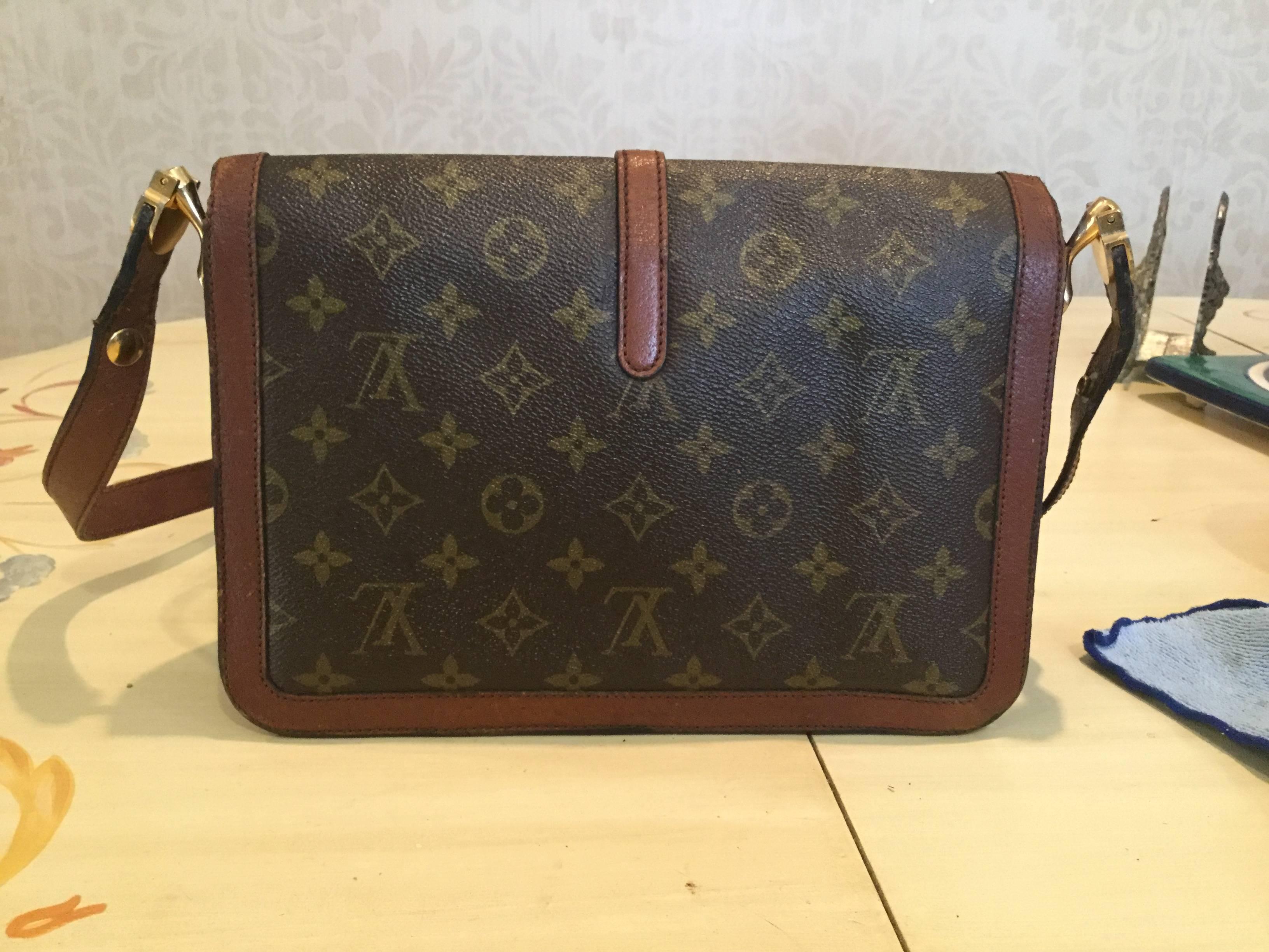 brown leather coach purse