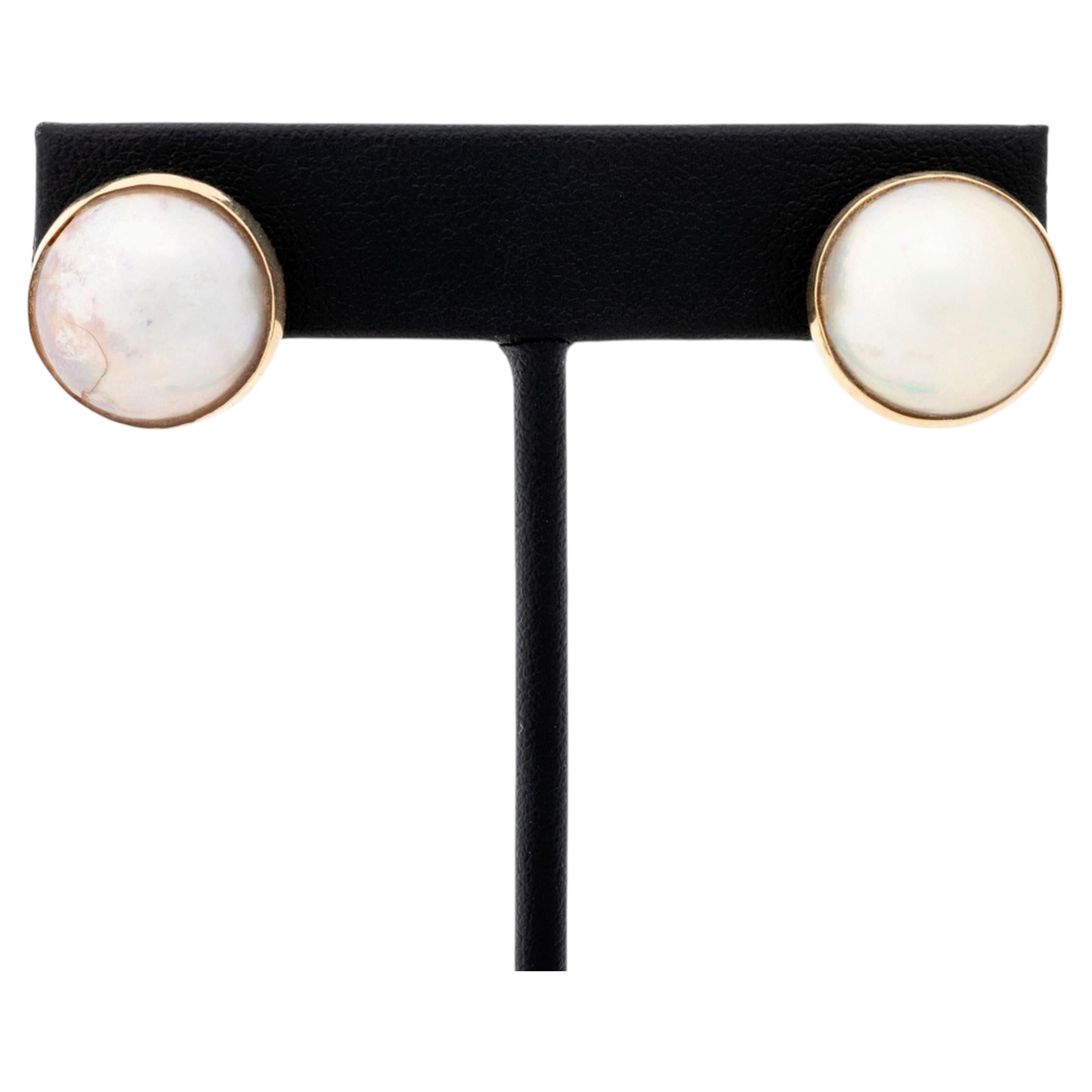 What color are mabe pearls?
