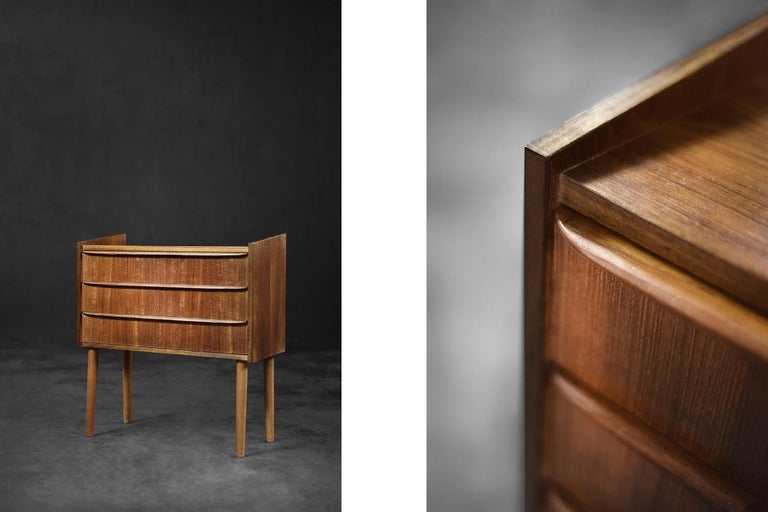 Wood Classic Vintage Mid-Century Scandinavian Danish Modern Teak Chest of Drawers For Sale