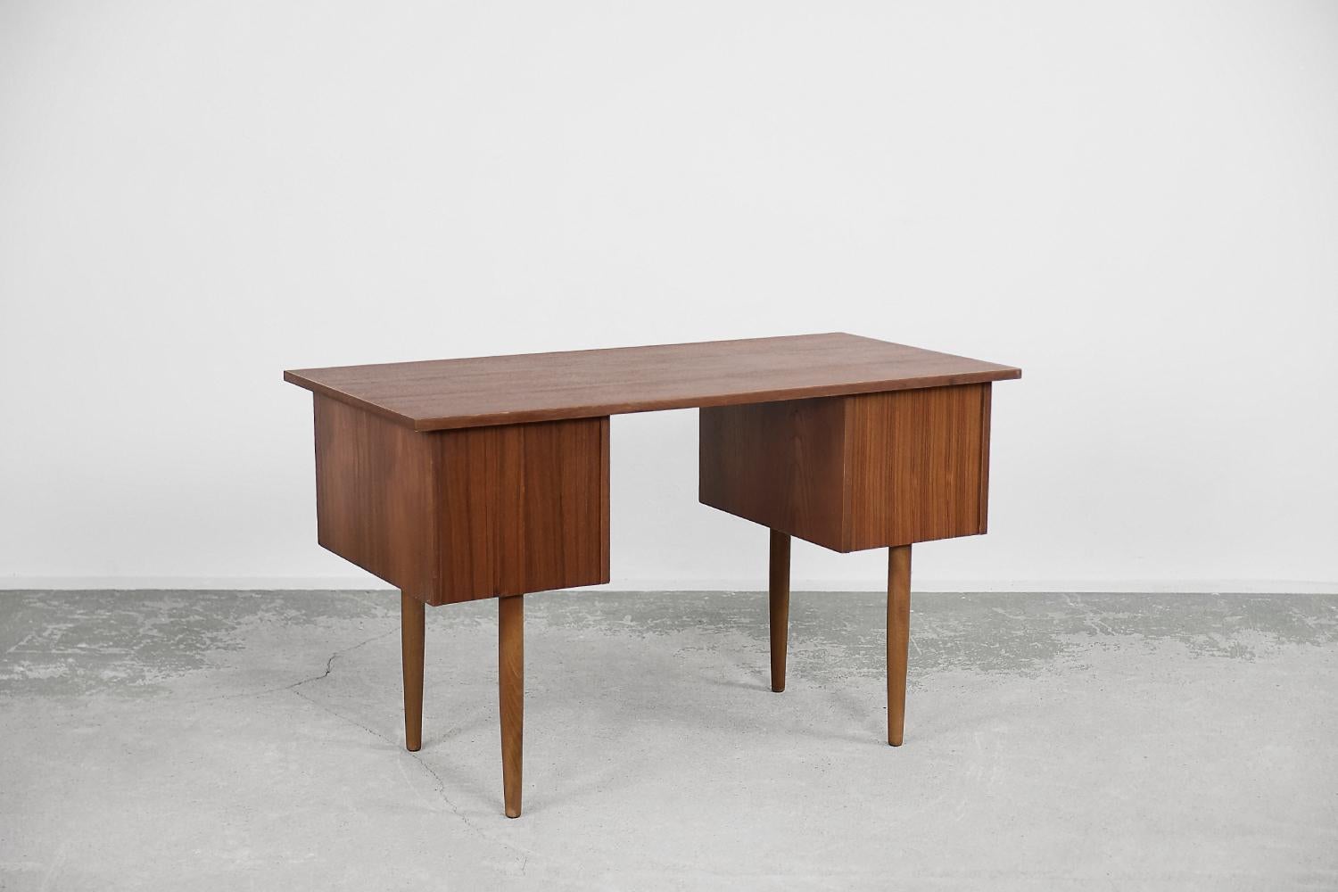 Classic Vintage Mid-Century Scandinavian Modern Teak Wood Desk with Drawers For Sale 4