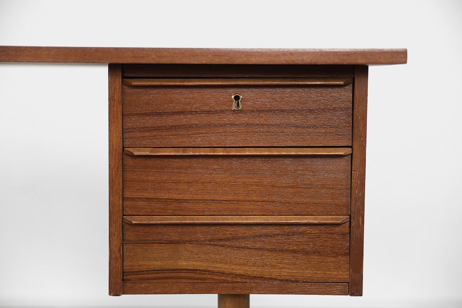 Swedish Classic Vintage Mid-Century Scandinavian Modern Teak Wood Desk with Drawers For Sale