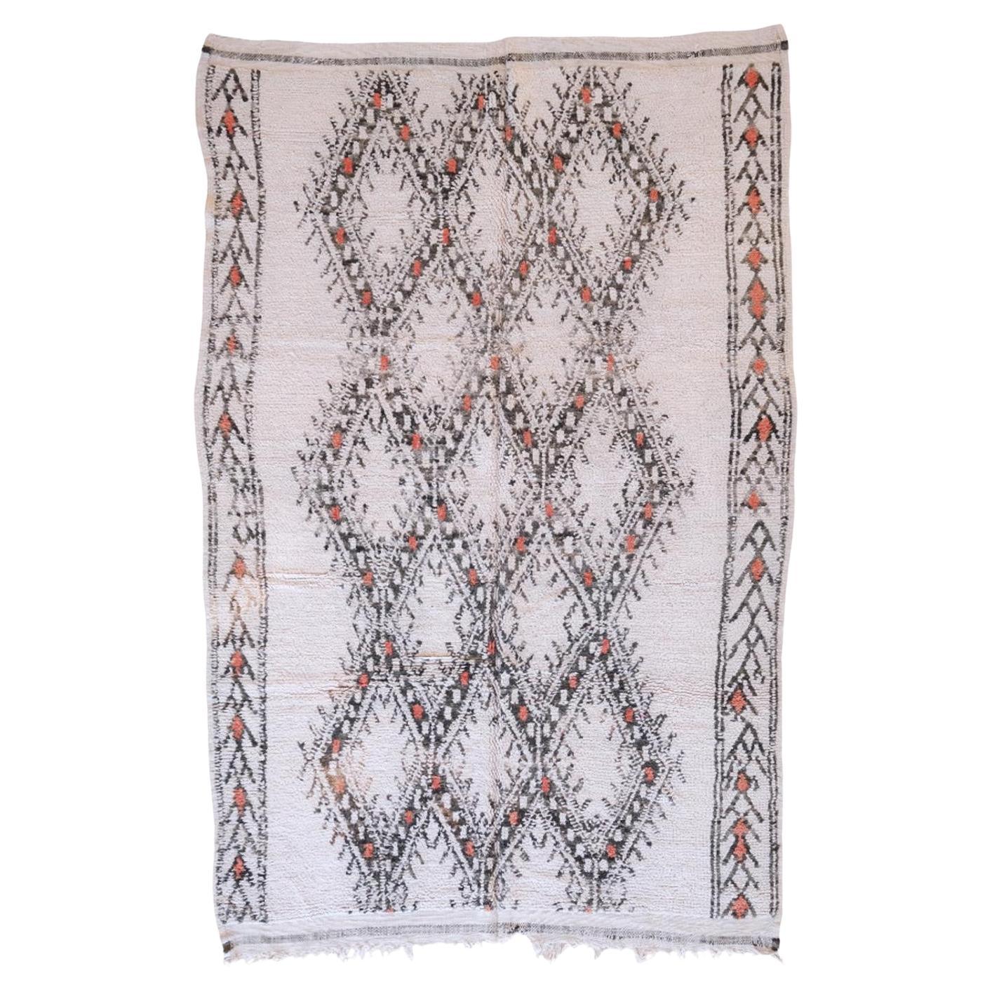 Tappeto classico vintage neutro marocchino Beni Ourain con design tribale