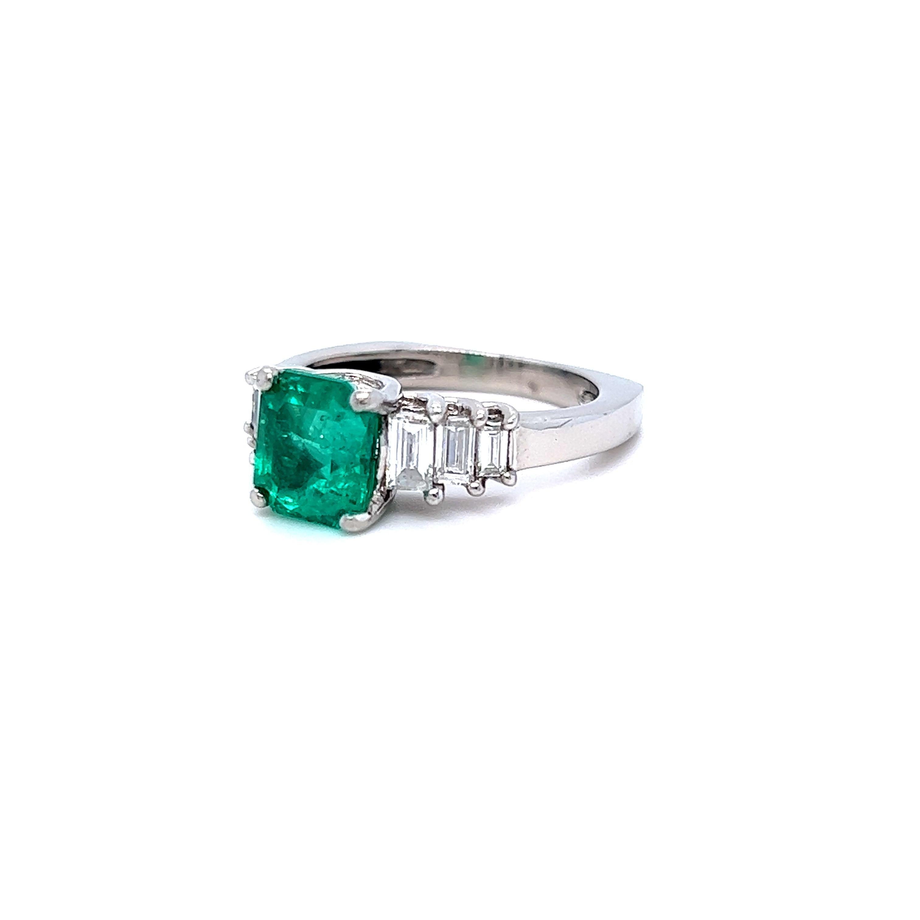 Classic Vintage Platinum Emerald Engagement Ring with Baguette Diamonds ...