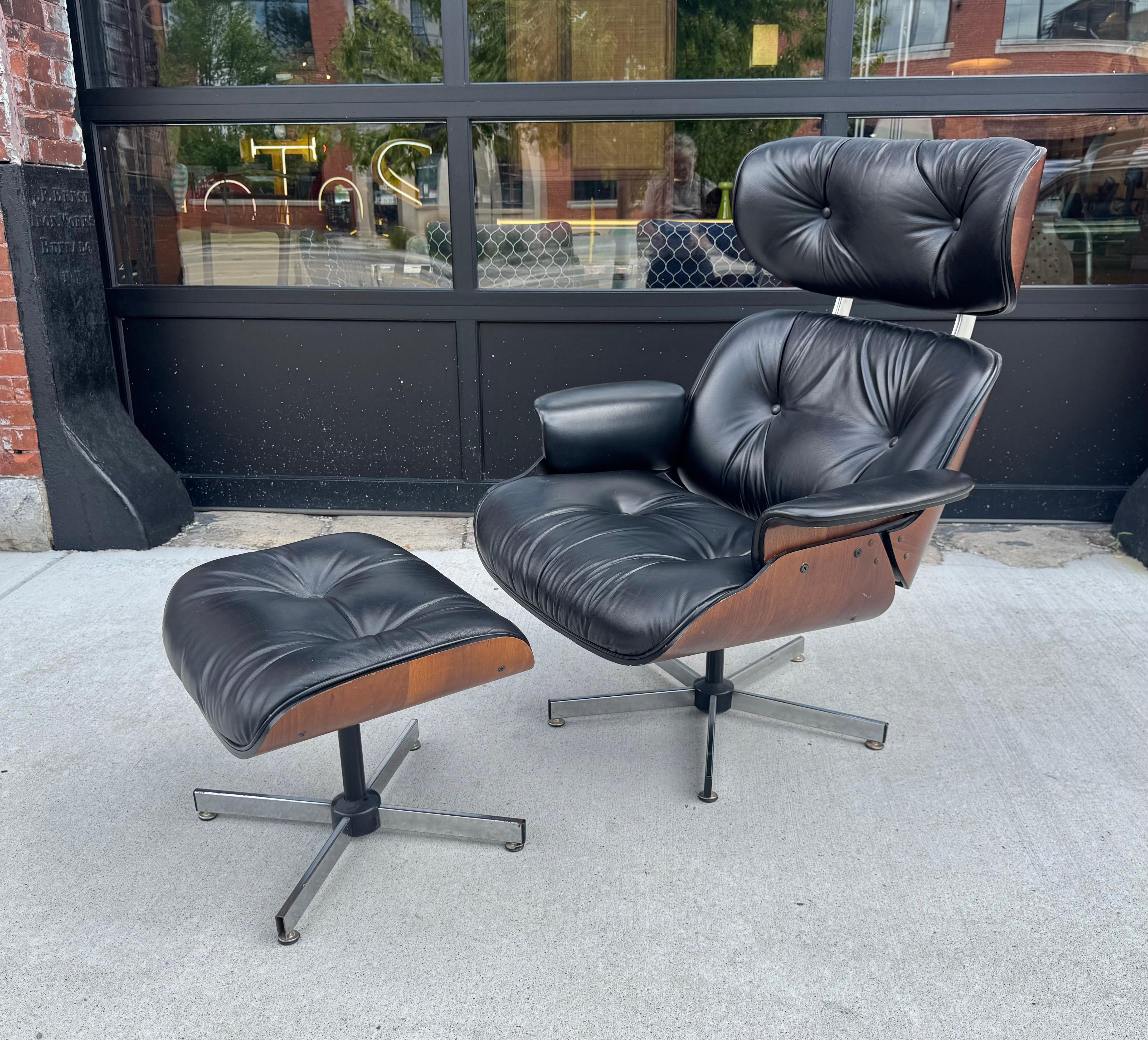 Classic Vintage Plycraft Eames Style Lounge Chair and Ottoman For Sale 5