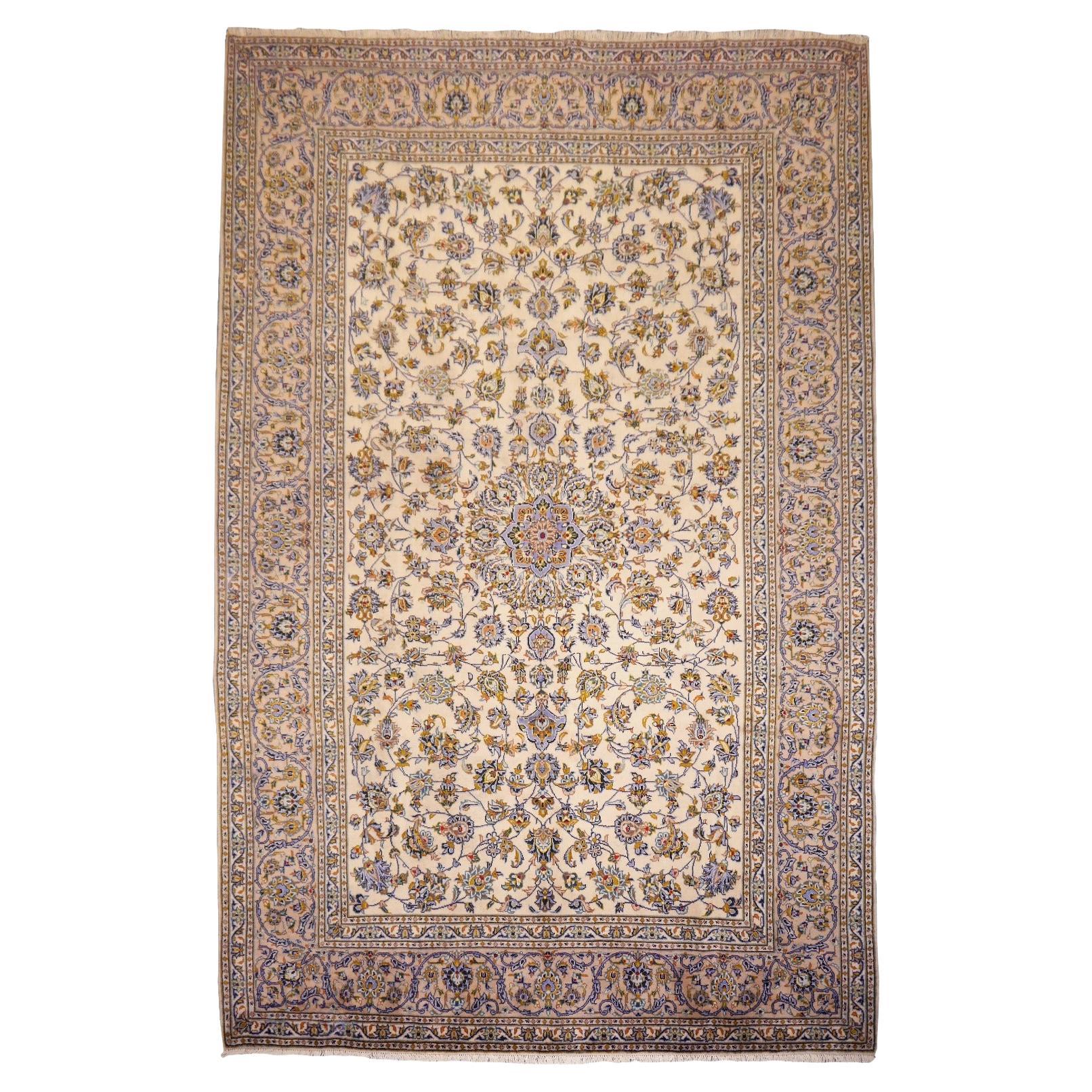 Classic Vintage Rug 12 x 8 ft hand knotted in beige and blue For Sale