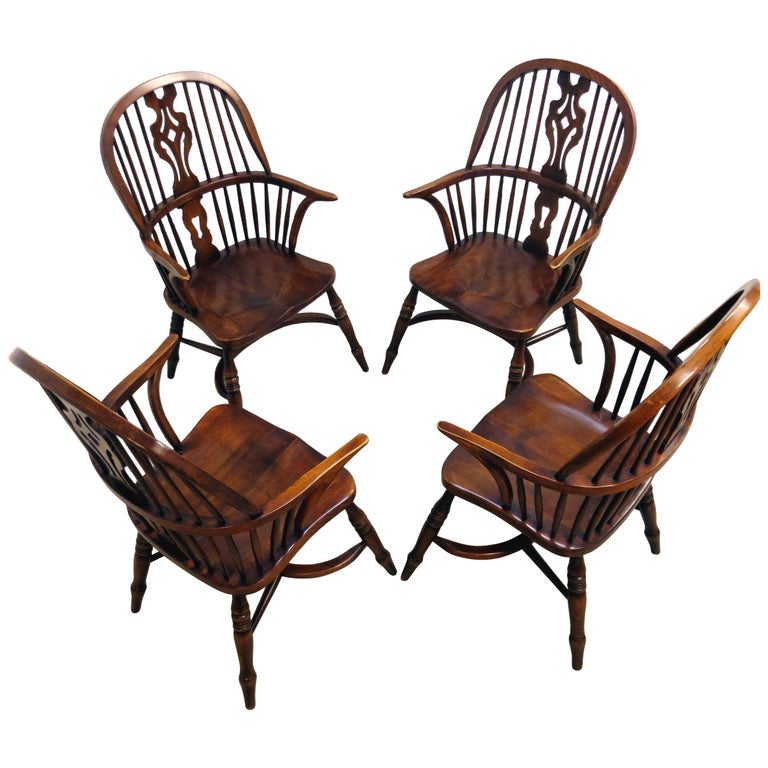 Classic Vintage Splatback Windsor Dining Room Armchairs For