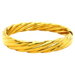 Classic Vintage Twisted 14K Yellow Gold Bangle Bracelet.