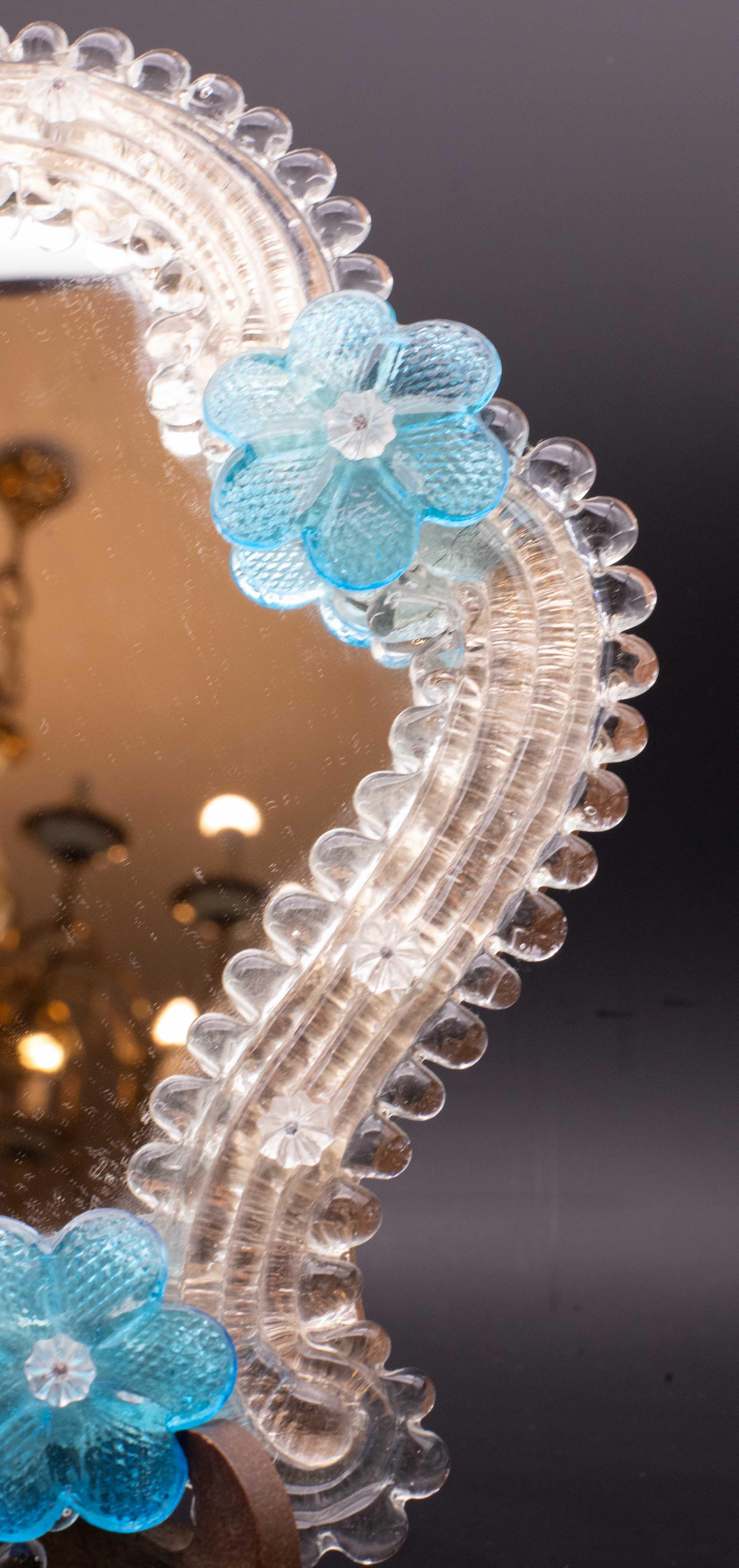 Europeo Specchio classico d'epoca in vetro di Murano a forma di fiore, anni '70 in vendita