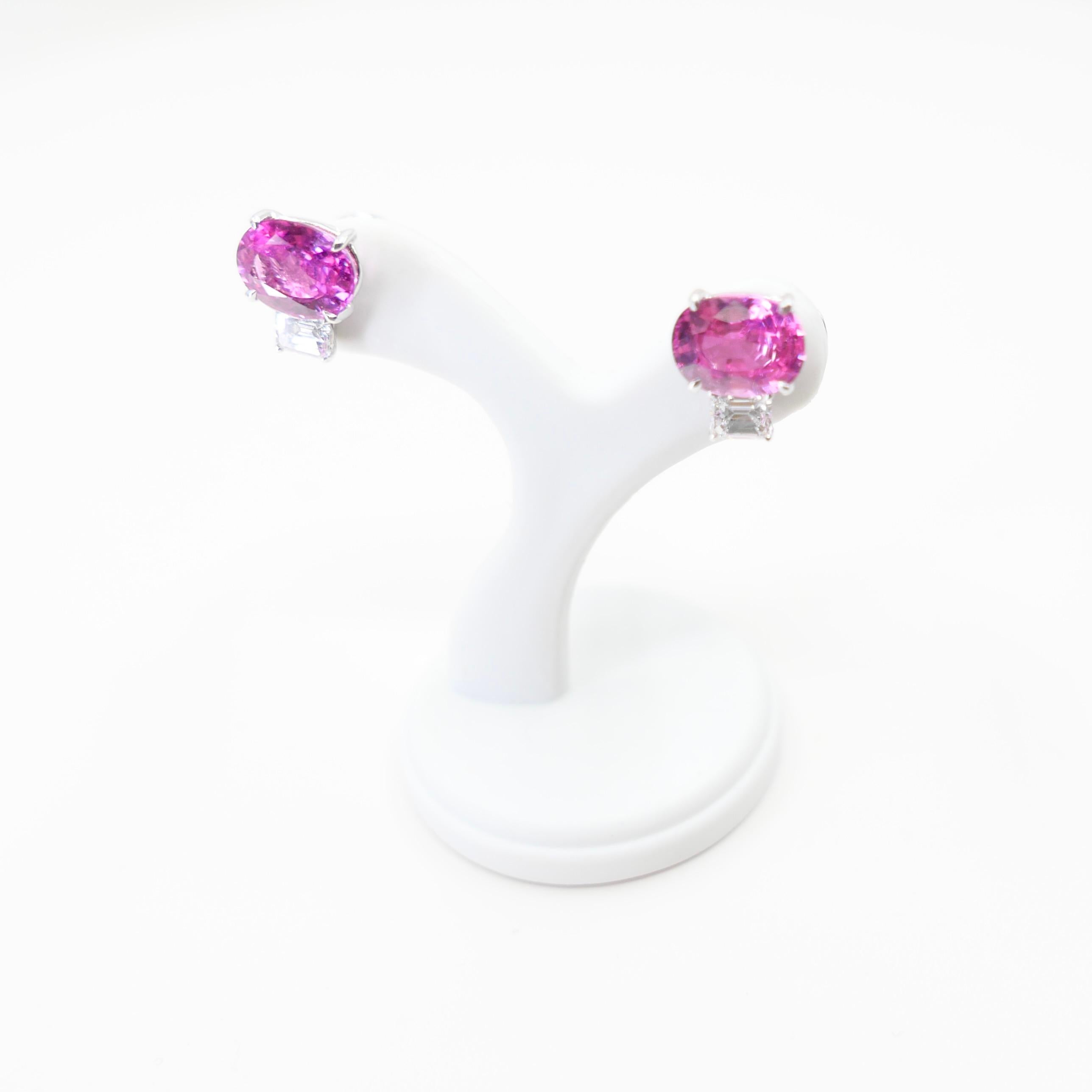 Boucles d'oreilles classiques en saphir Vivid Diamond. Classique. Une couleur folle ! en vente 5