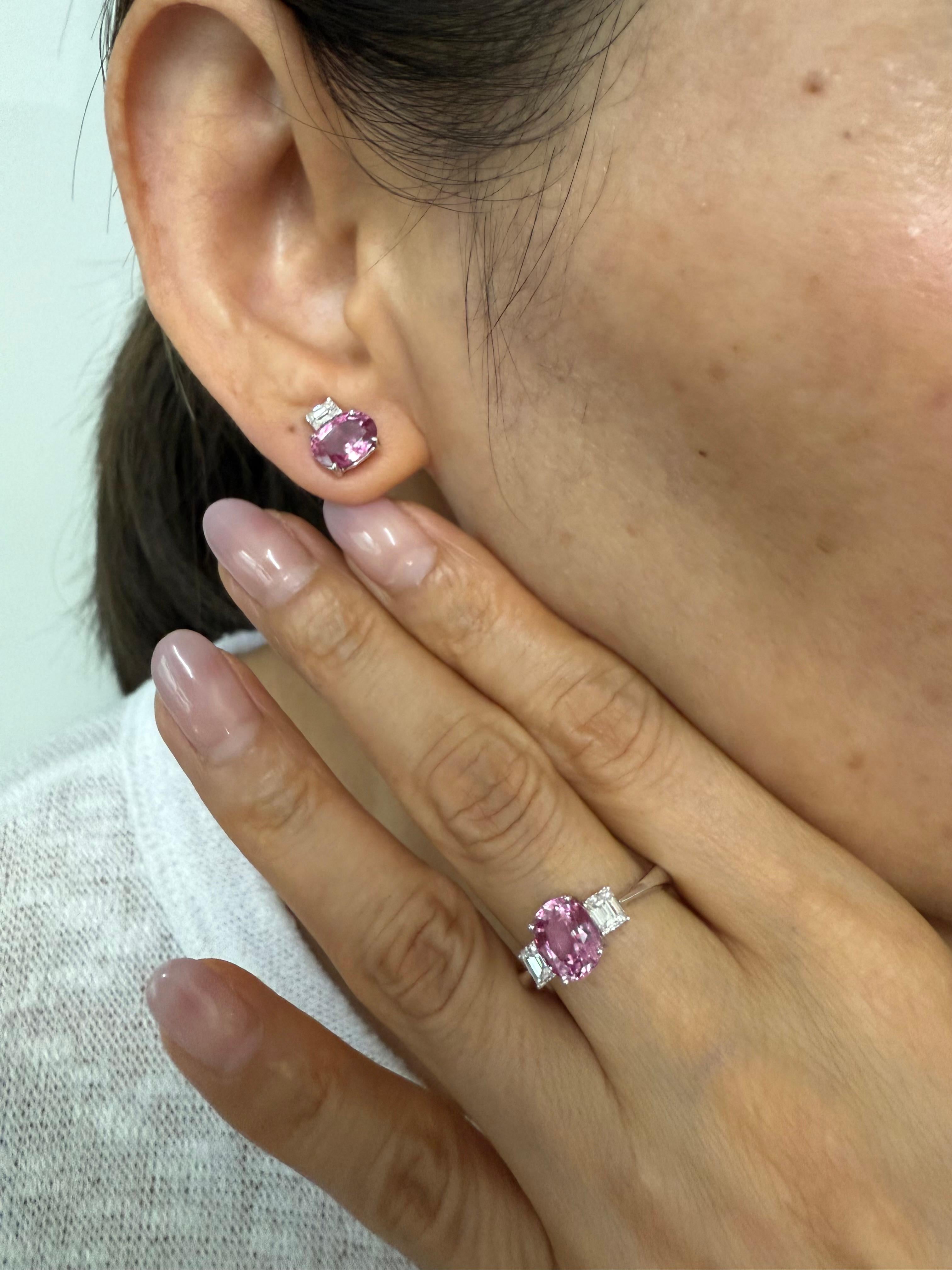 Boucles d'oreilles classiques en saphir Vivid Diamond. Classique. Une couleur folle ! en vente 6