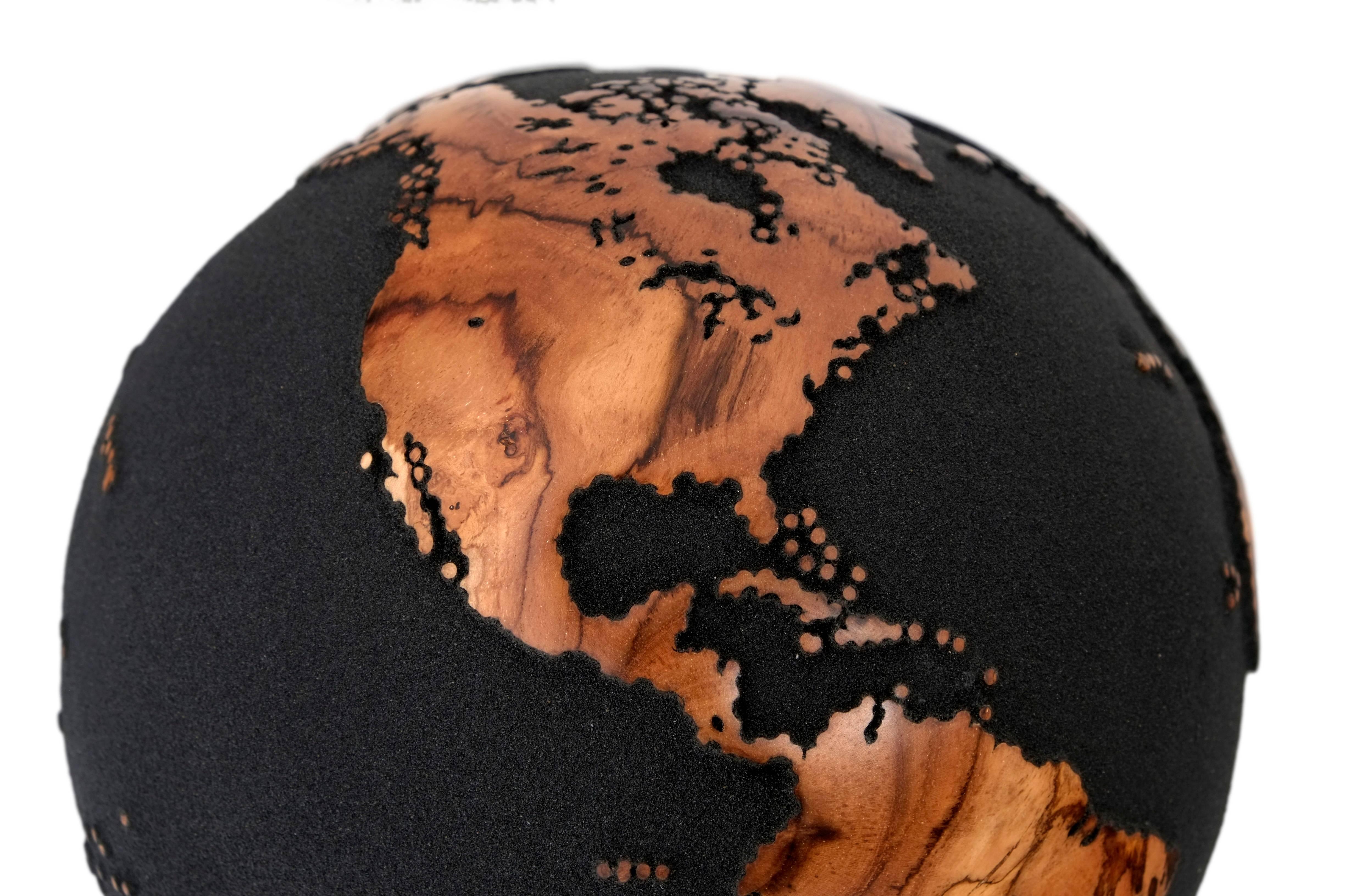 Organique Globes classiques en sable volcanique HB en racine de teck, 25 cm en vente