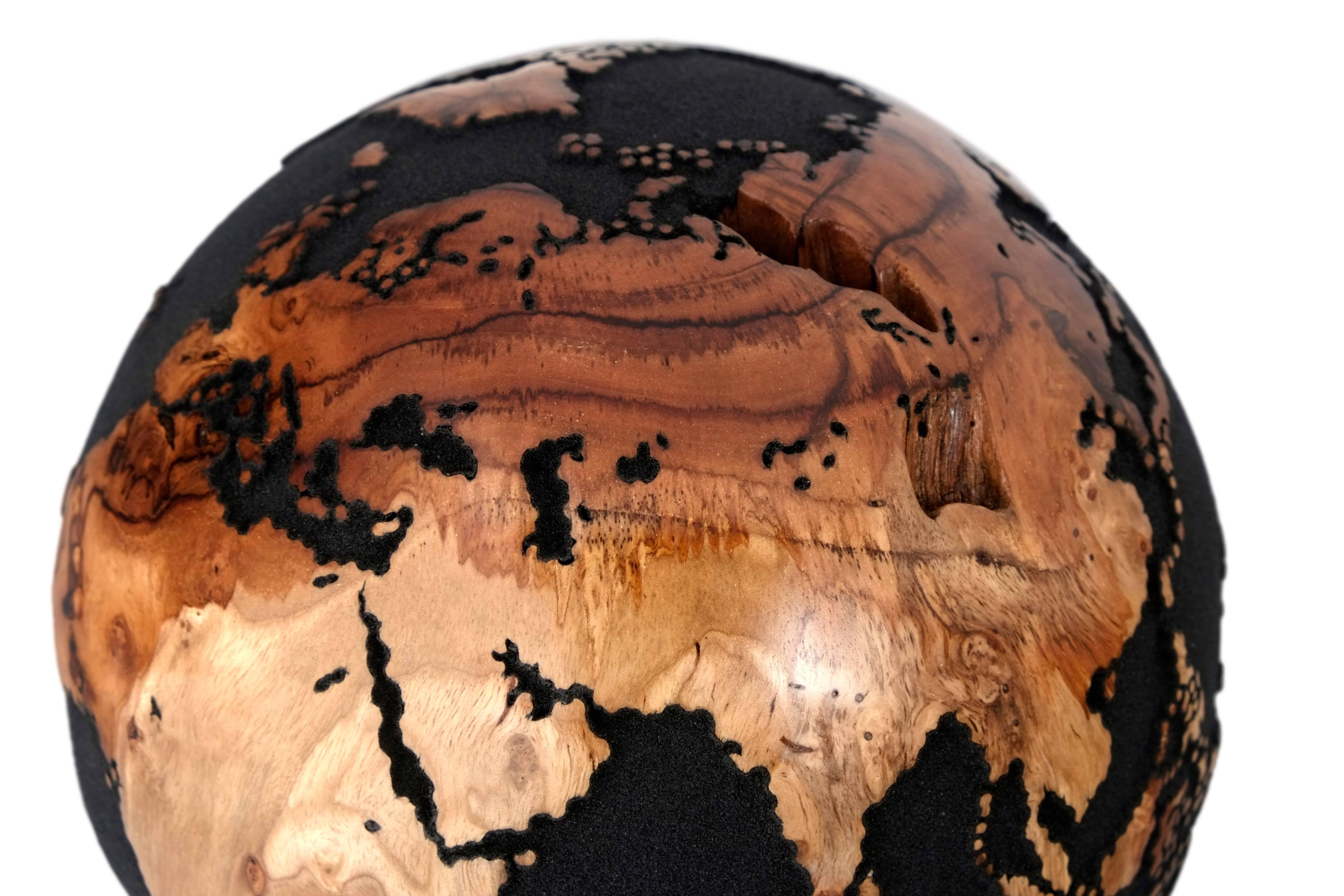 Appliqué Globes classiques en sable volcanique HB en racine de teck, 25 cm en vente