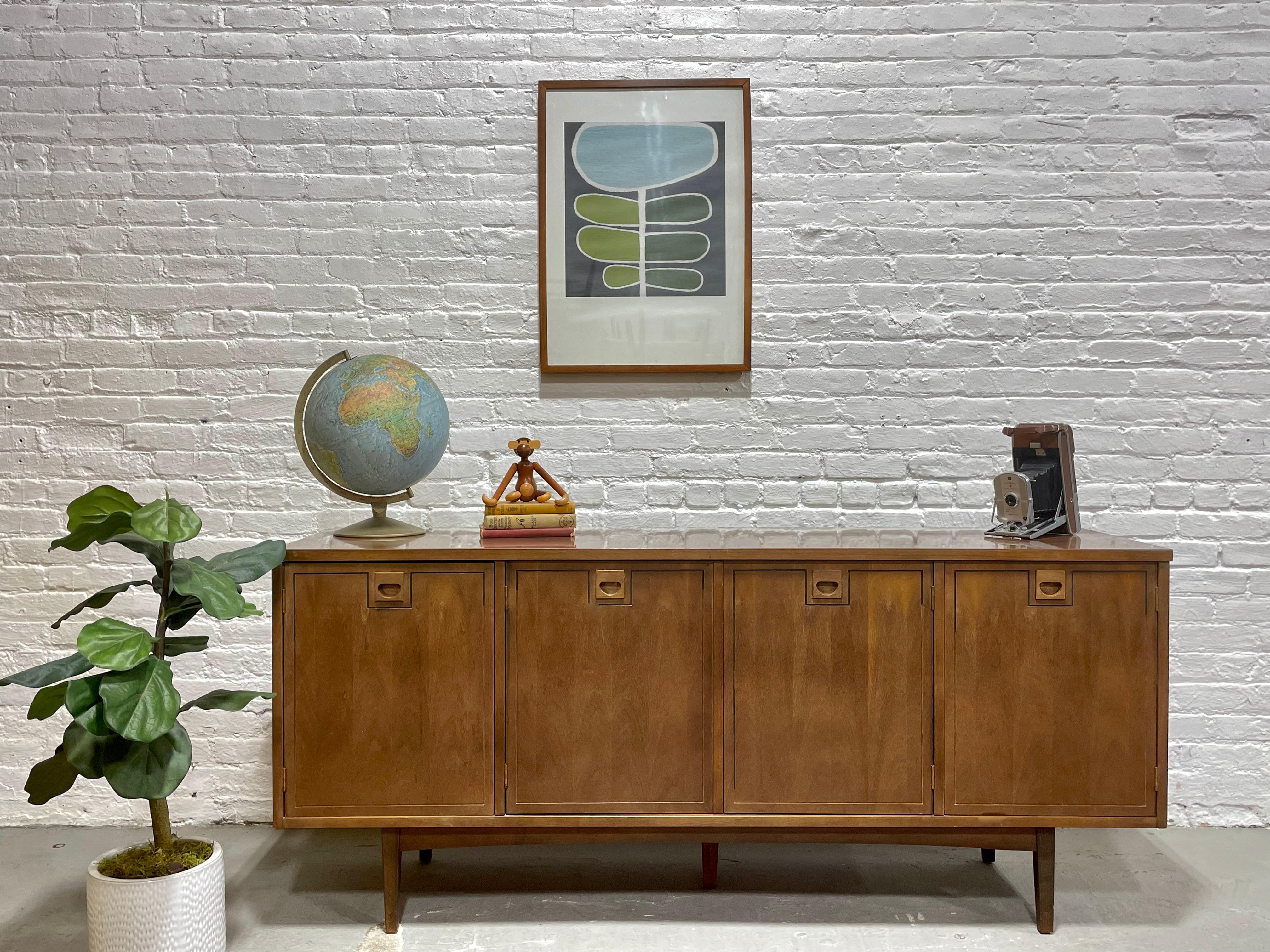 Classic WALNUT Mid Century MODERN CREDENZA / Media Stand / Sideboard by Stanley  In Good Condition In Weehawken, NJ