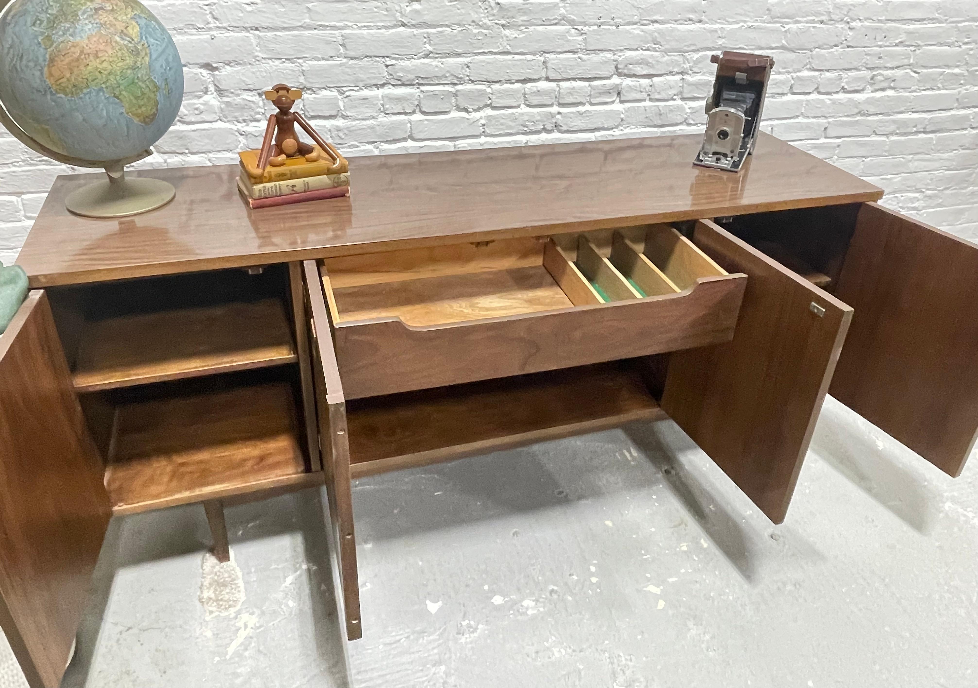 Classic WALNUT Mid Century MODERN CREDENZA / Media Stand / Sideboard by Stanley  3