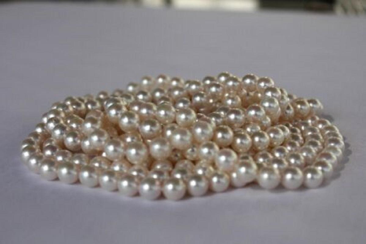 Classic White Cultured Japanese Akoya Opera Pearl Luxury Necklace 30 inches Long In New Condition For Sale In Oakton, VA