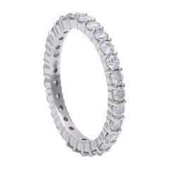 Bague d'éternité classique en or blanc 18 carats avec diamants blancs