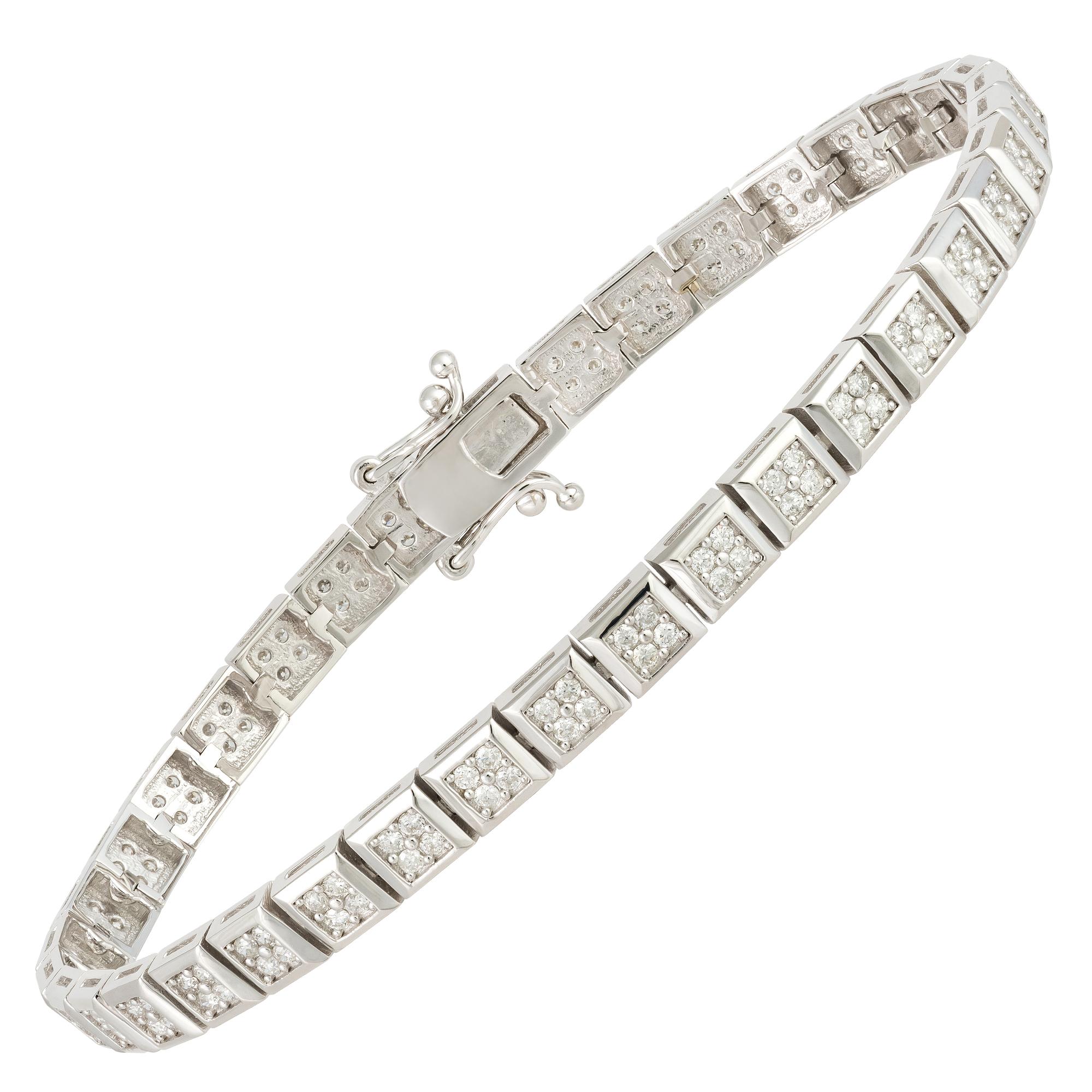 Moderne Classic White Gold 18K Diamond Bracelet For Her en vente