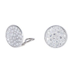 Pendientes clásicos de oro blanco y diamantes