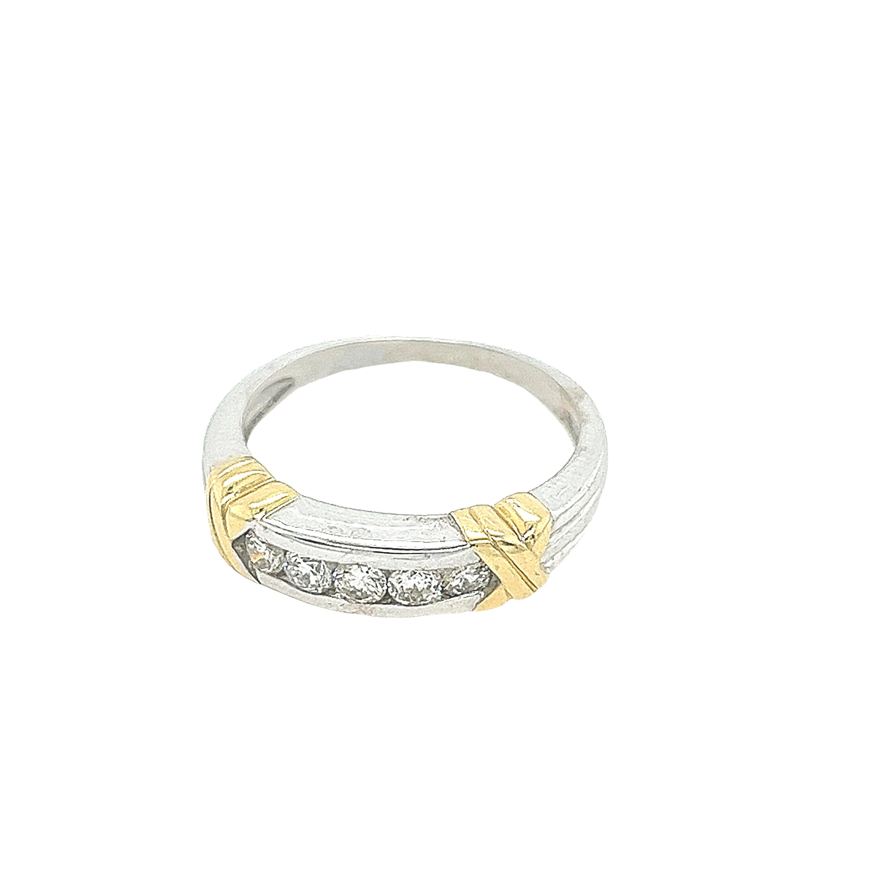 Classic White Gold Diamond Eternity Band Set with 0.25ct of Round Diamonds In Excellent Condition For Sale In London, GB