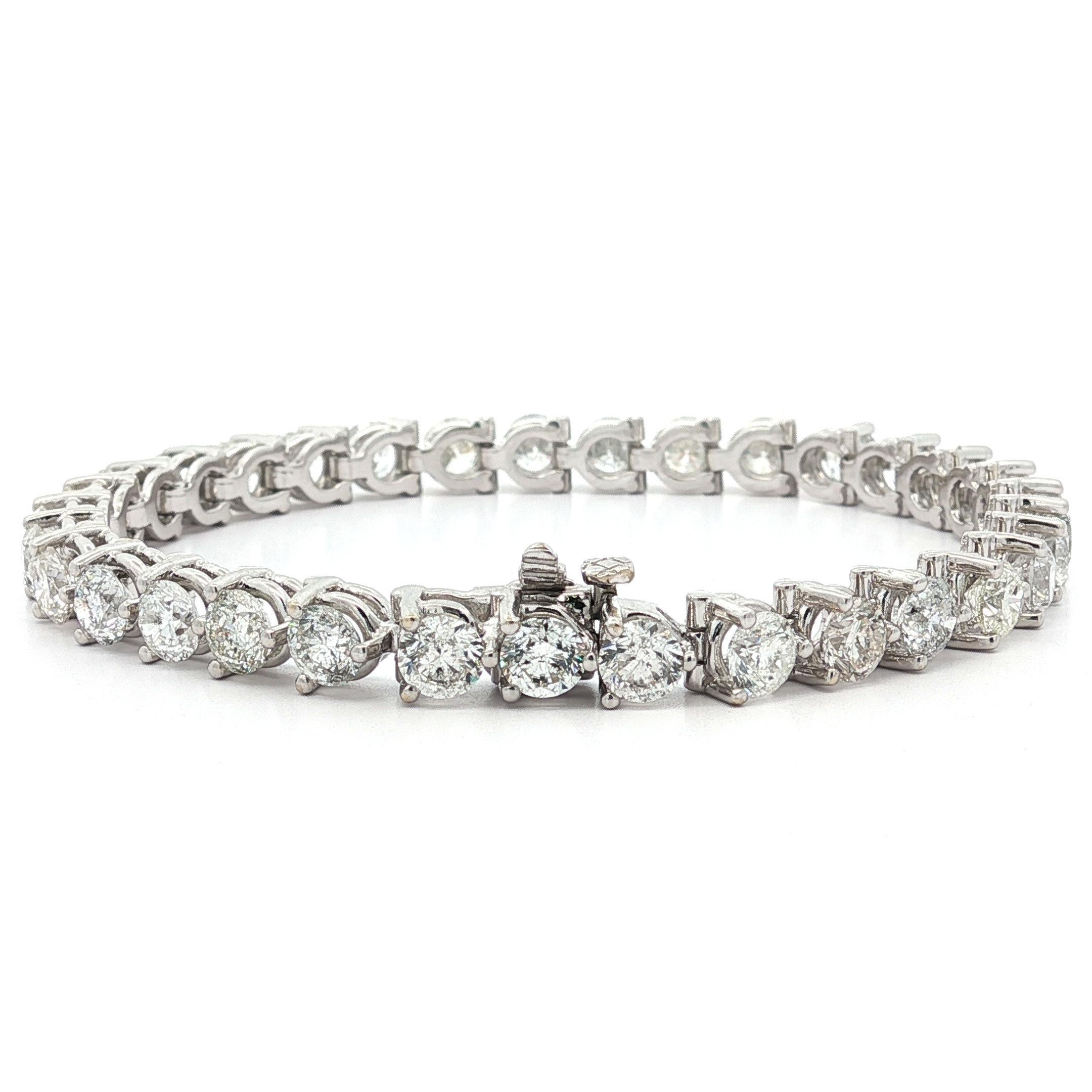 Donna Brilliante classico in oro bianco con diamante rotondo brillante da 11 ct. in vendita
