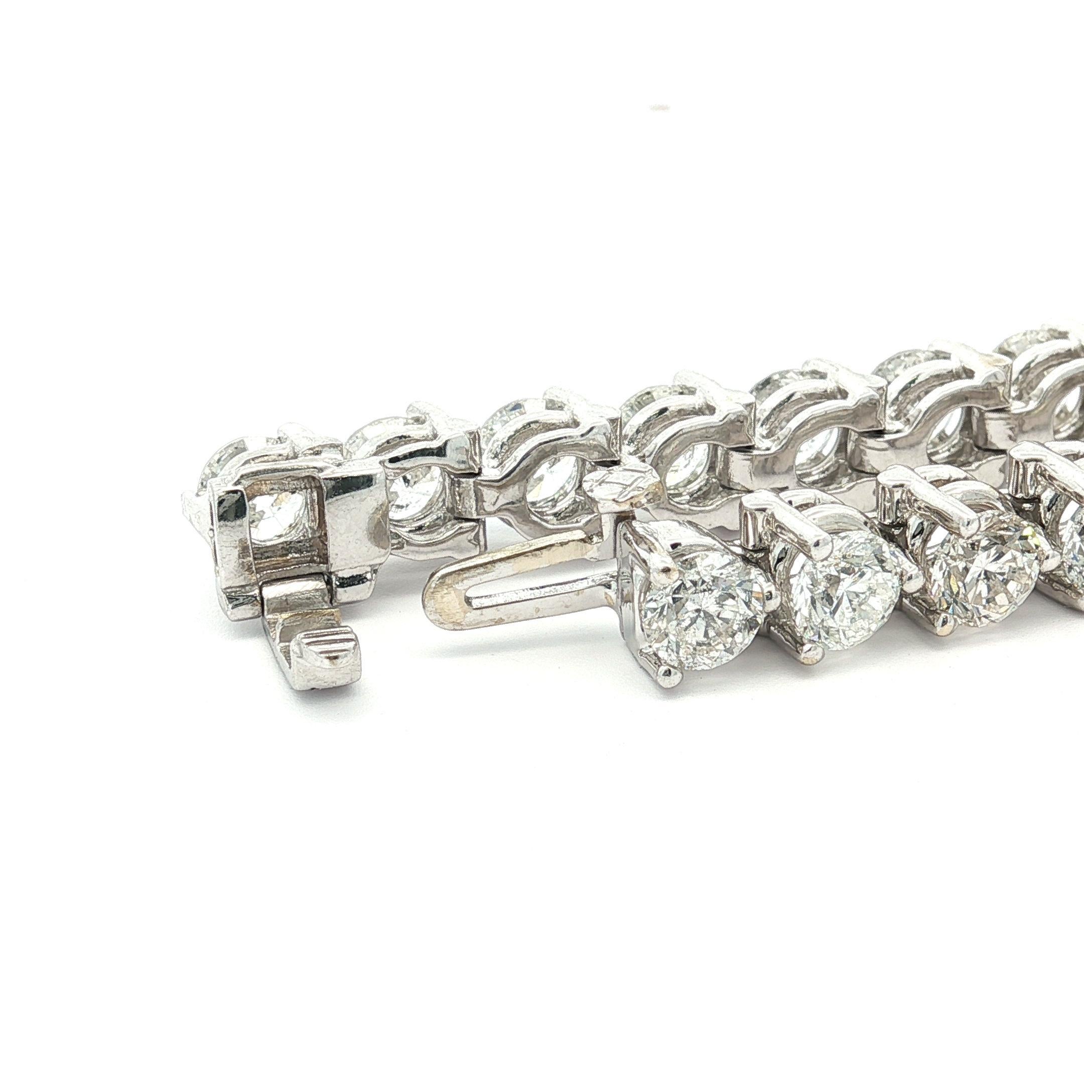 Brilliante classico in oro bianco con diamante rotondo brillante da 11 ct. in vendita 2