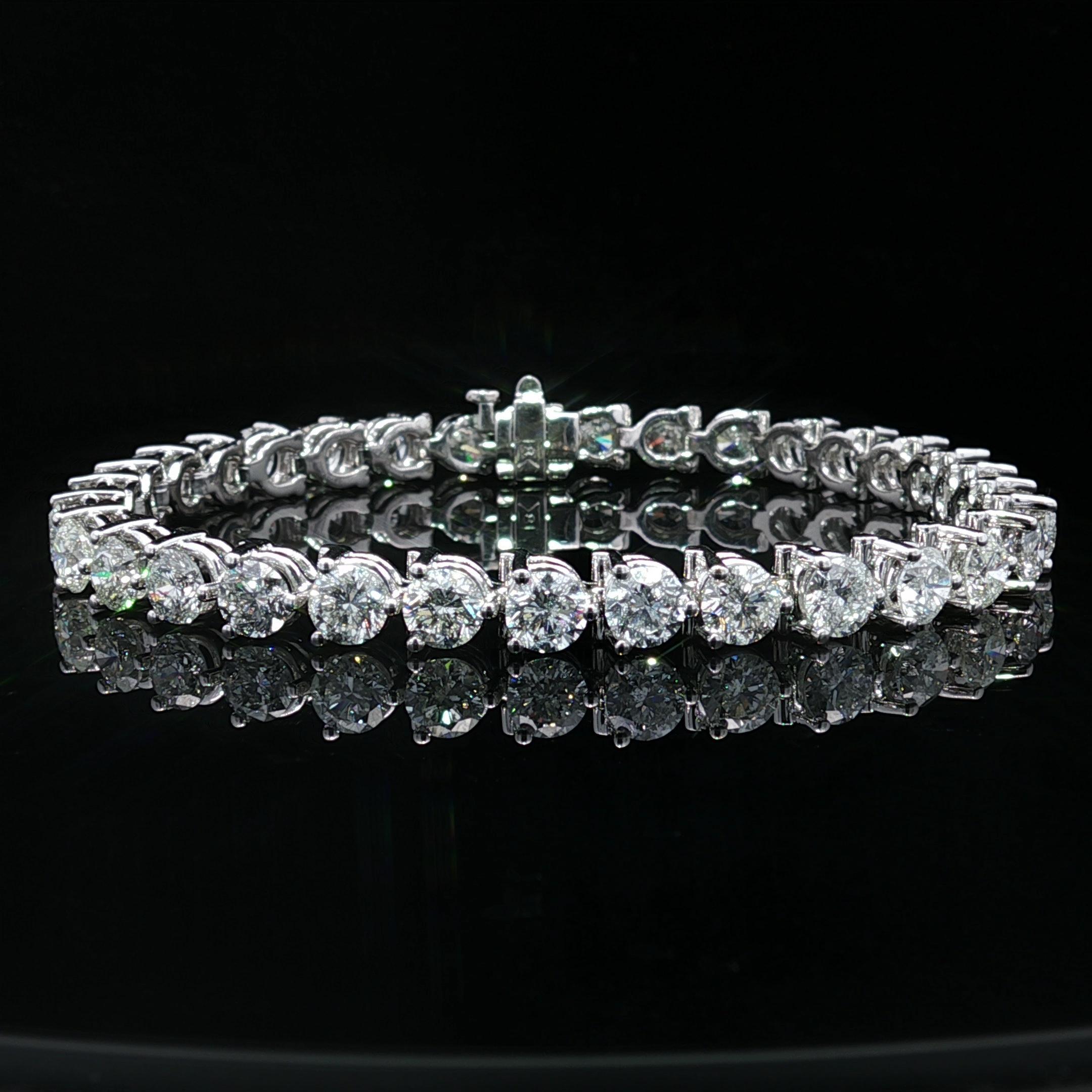 Brilliante classico in oro bianco con diamante rotondo brillante da 11 ct. in vendita 4