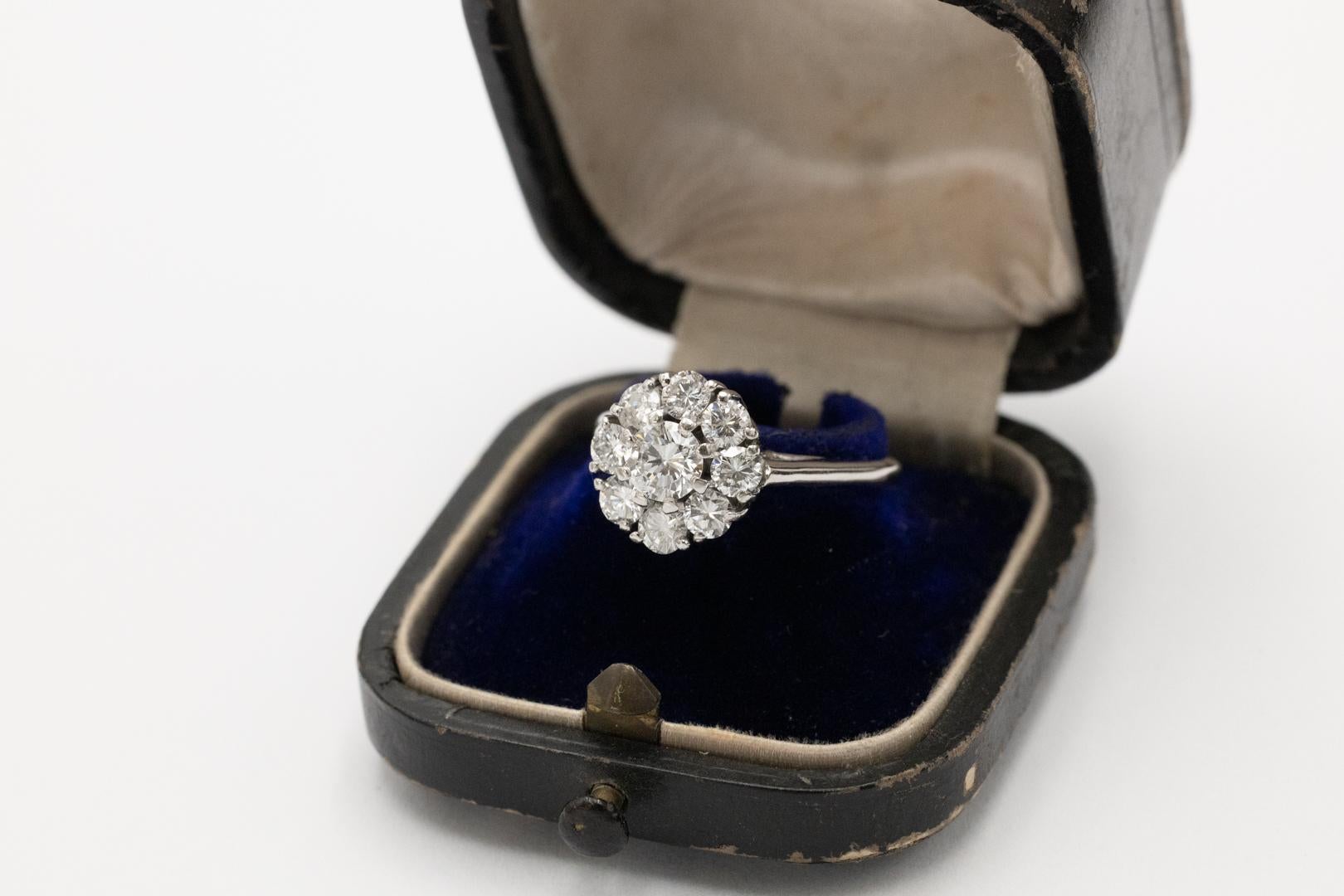 Klassischer Weißgoldring mit Diamanten 1,68ct im Angebot 5